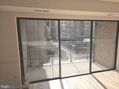 Photo of 18 Monroe Street #201, ROCKVILLE, MD 20850 (MLS # MDMC2214894)