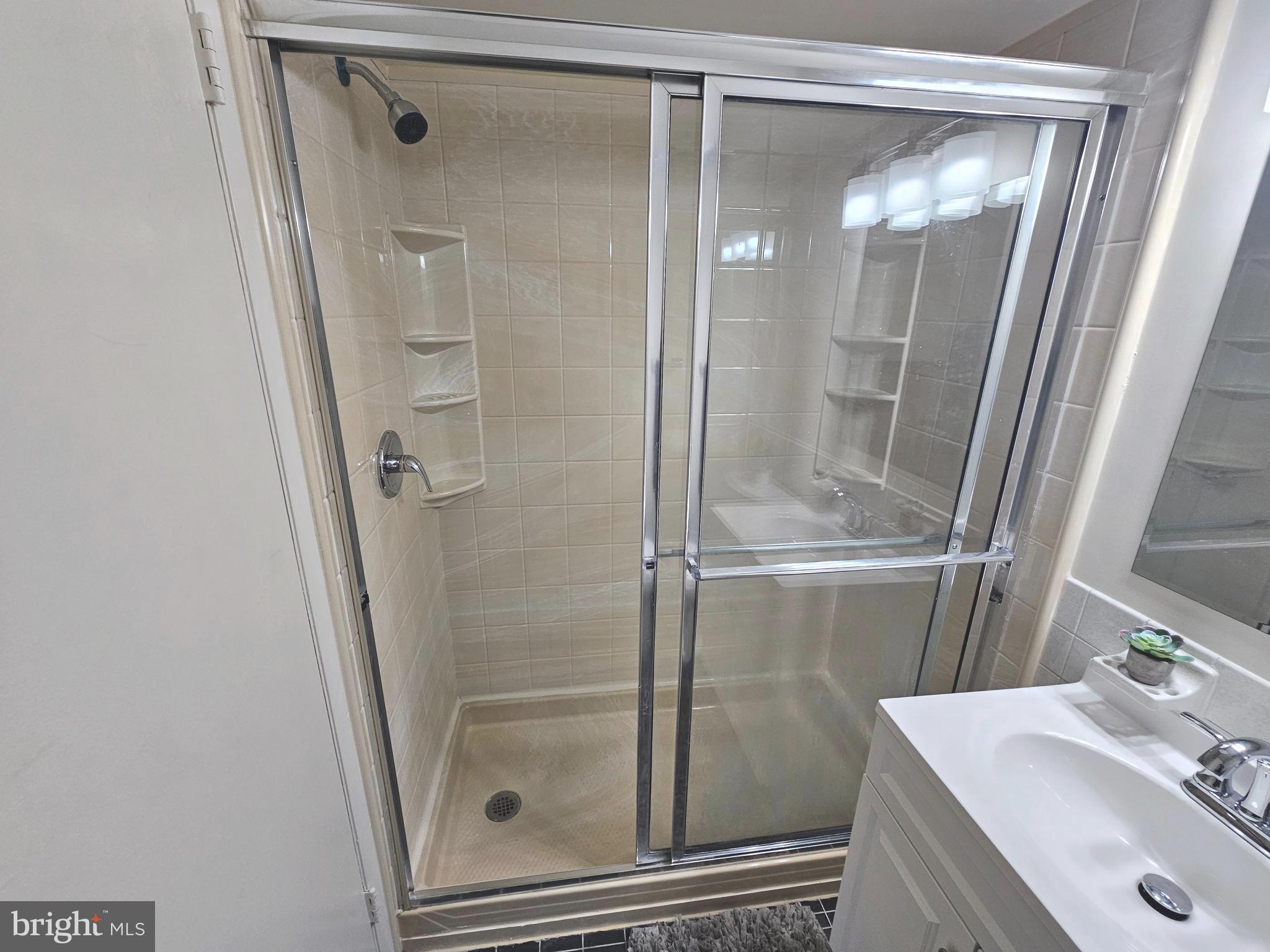 AMERICANA CENTRE - Residential