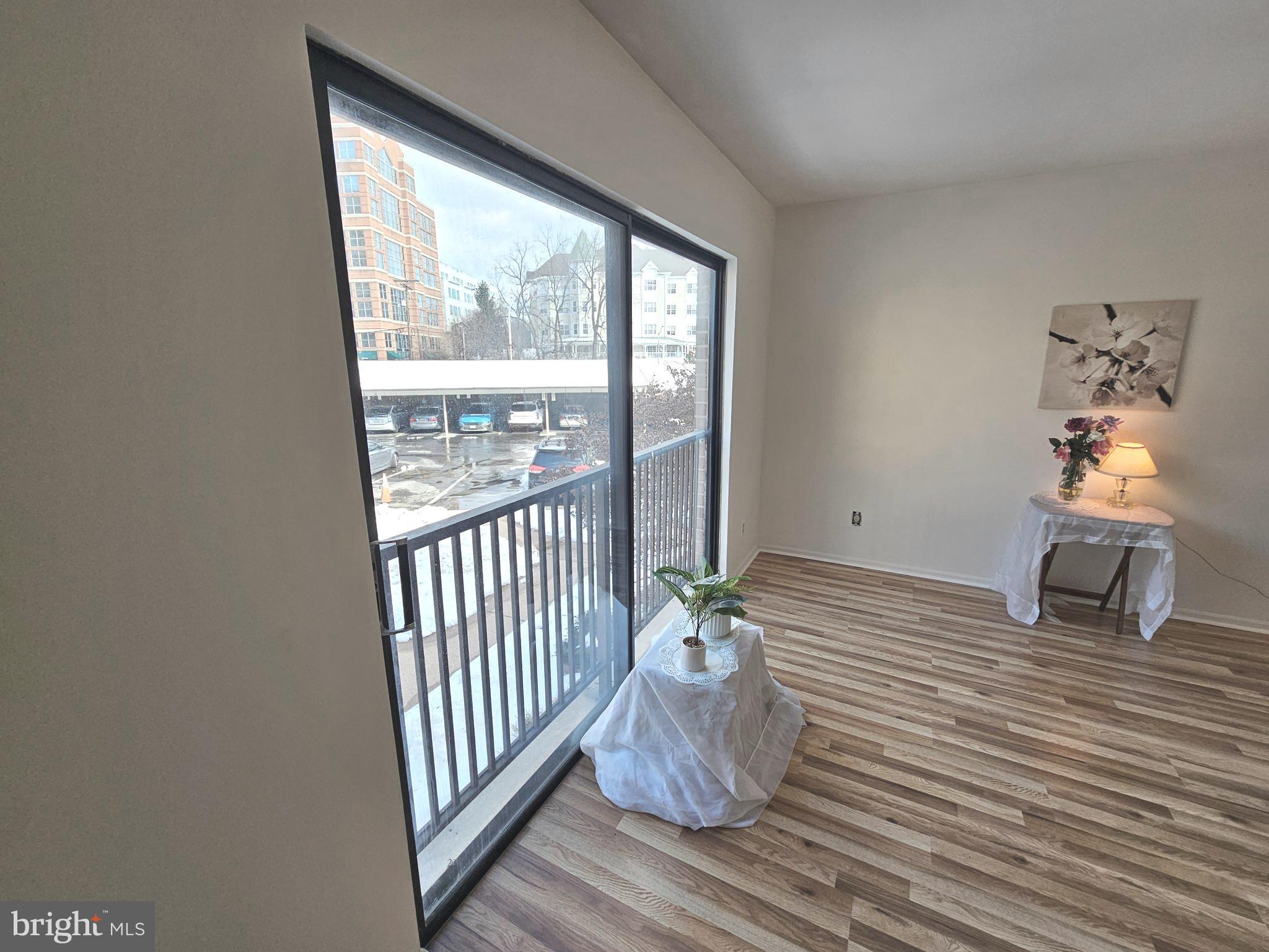 AMERICANA CENTRE - Residential