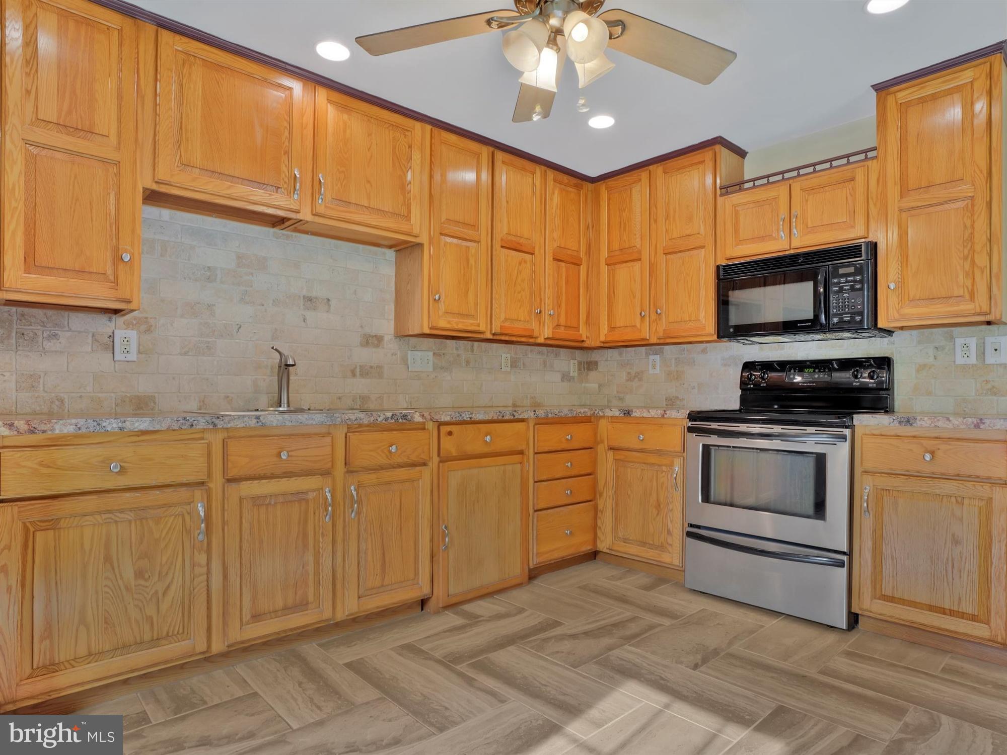 PINE GROVE - Residential