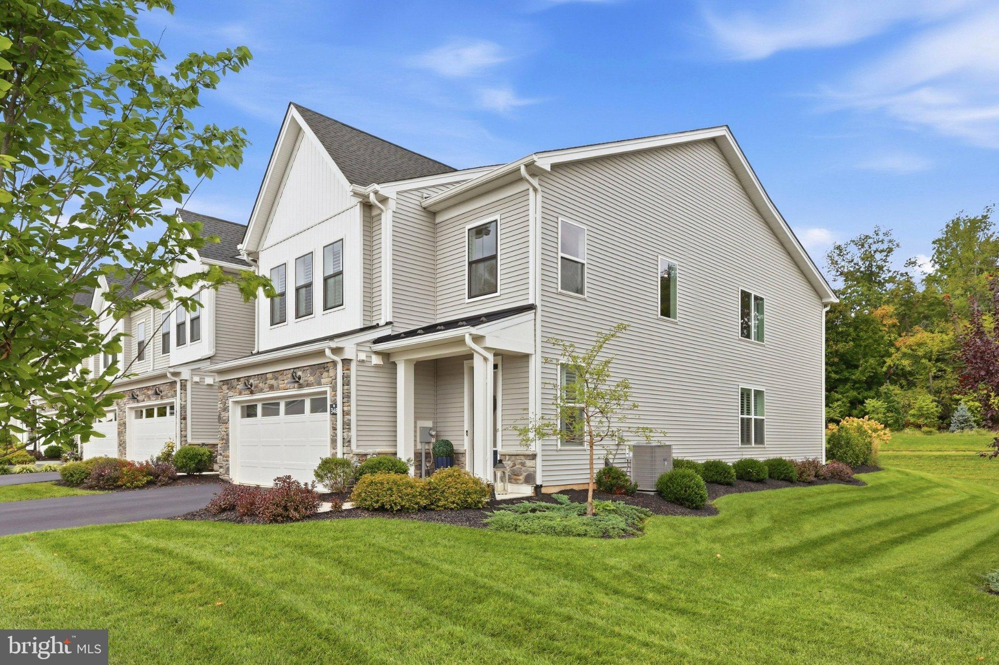 348 HUNTINGTON LANE
