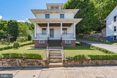 Homes For Sale - 159 W Ridge Street<br/> Carbon County, NESQUEHONING, PA 18240
