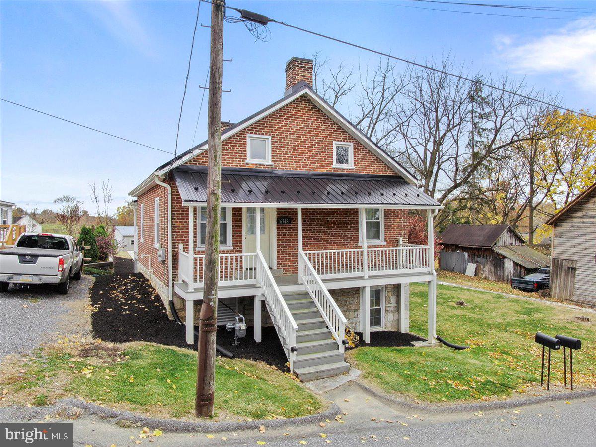 6748 SHOESTRING HILL ROAD