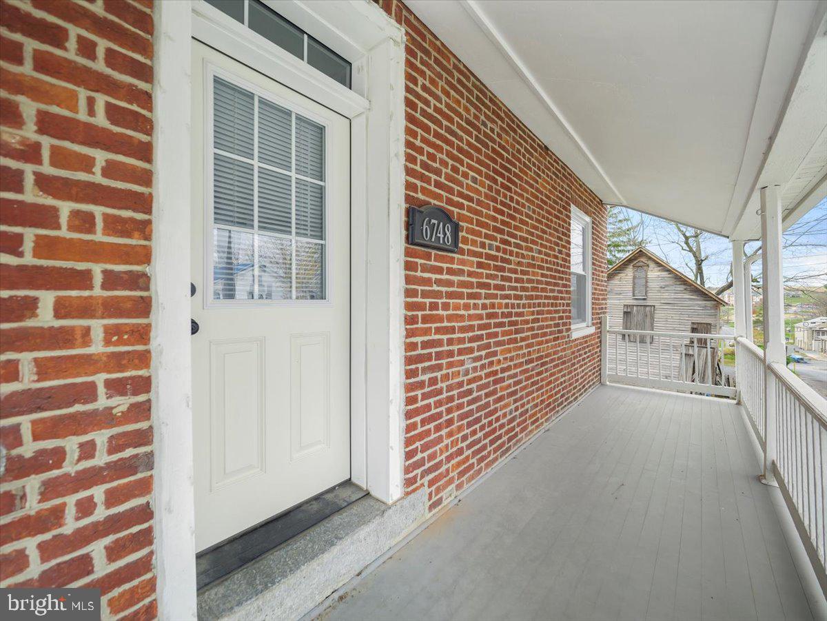 6748 SHOESTRING HILL ROAD