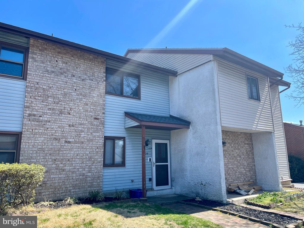 Photo of 309 Greenland Drive, Lancaster, PA 17602 (MLS # PALA2048934)