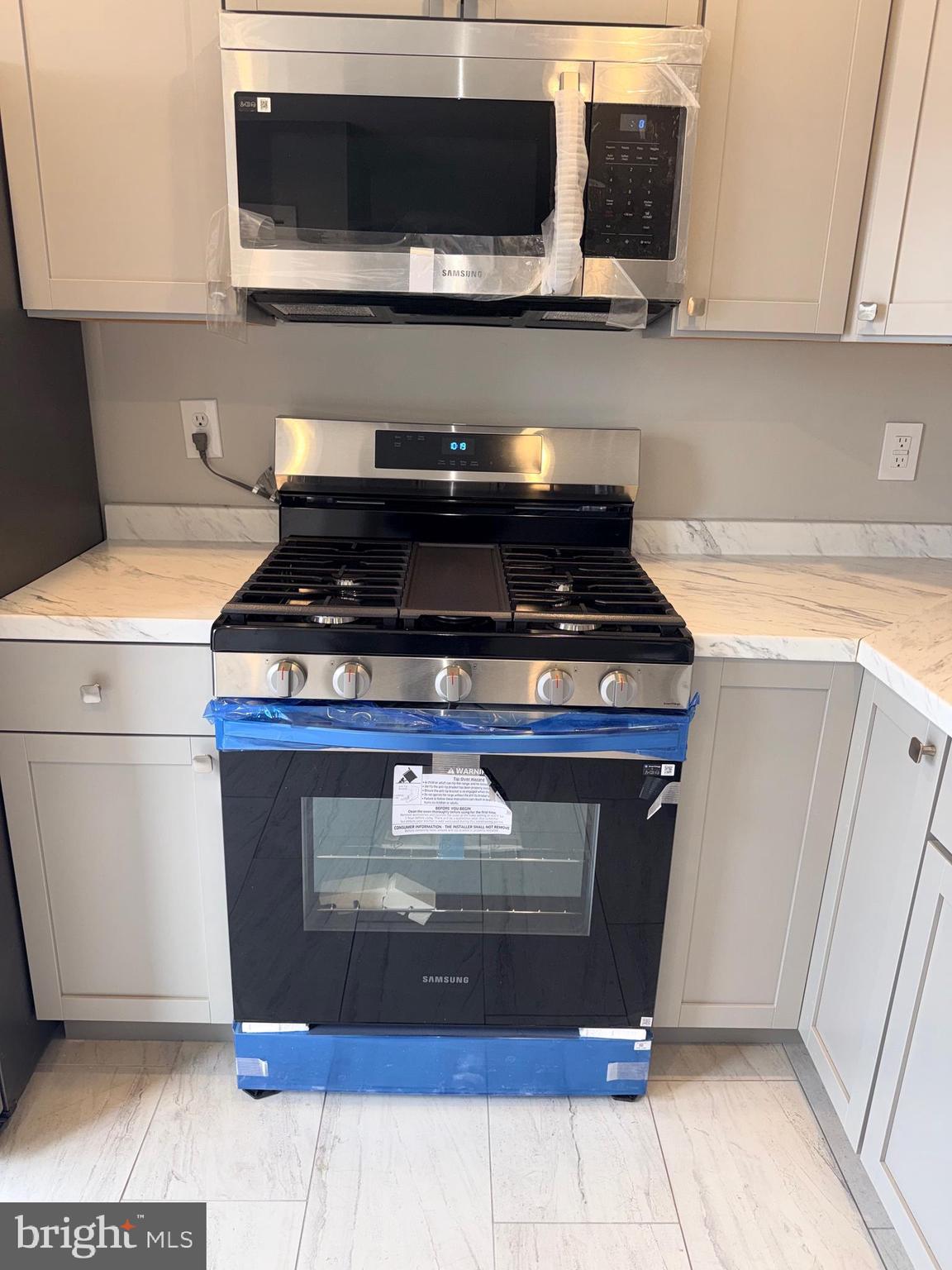 FOUNDERS WOODS - Residential