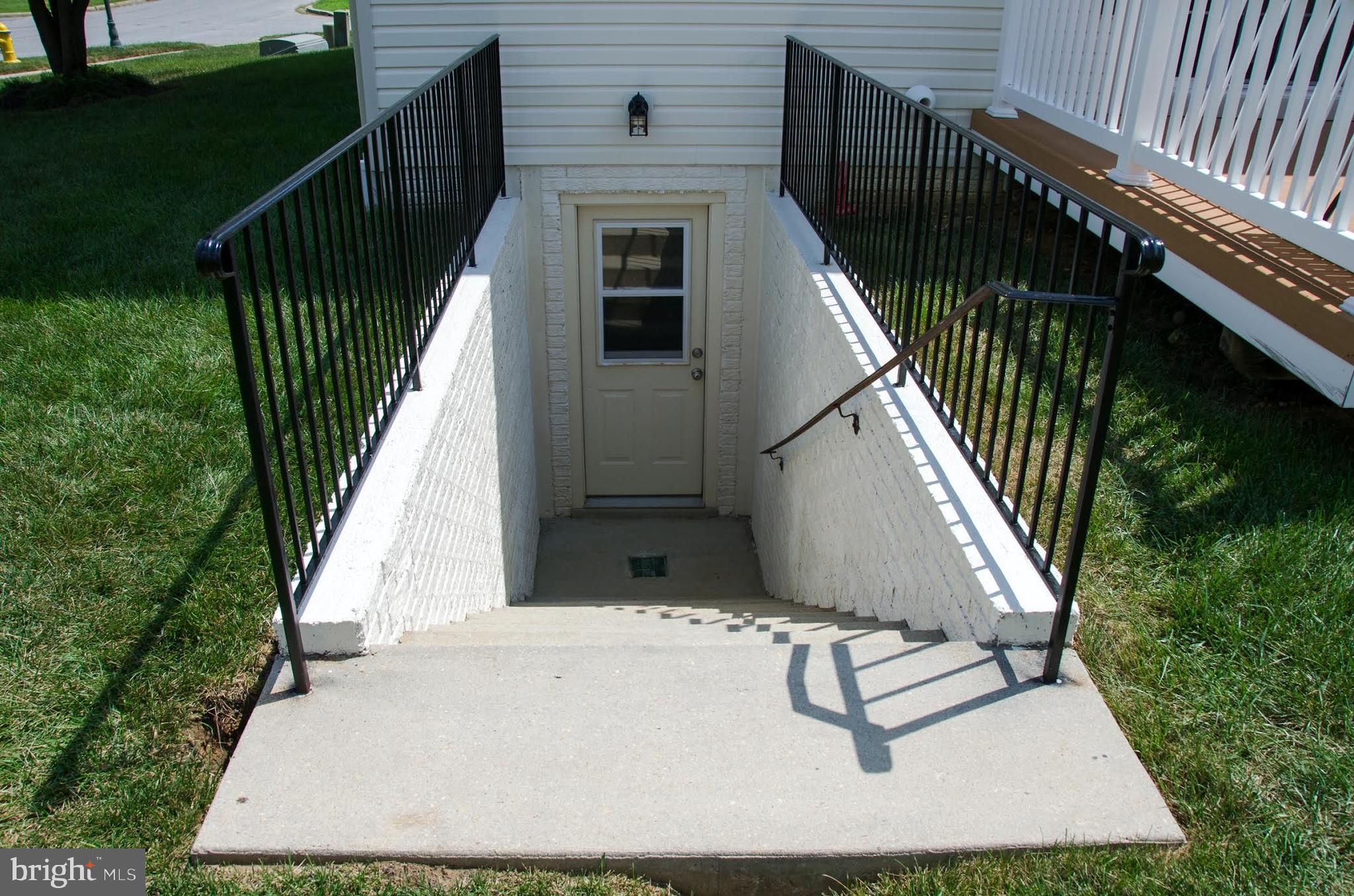 ST CHARLES SUB - SHEFFIELD - Residential Lease