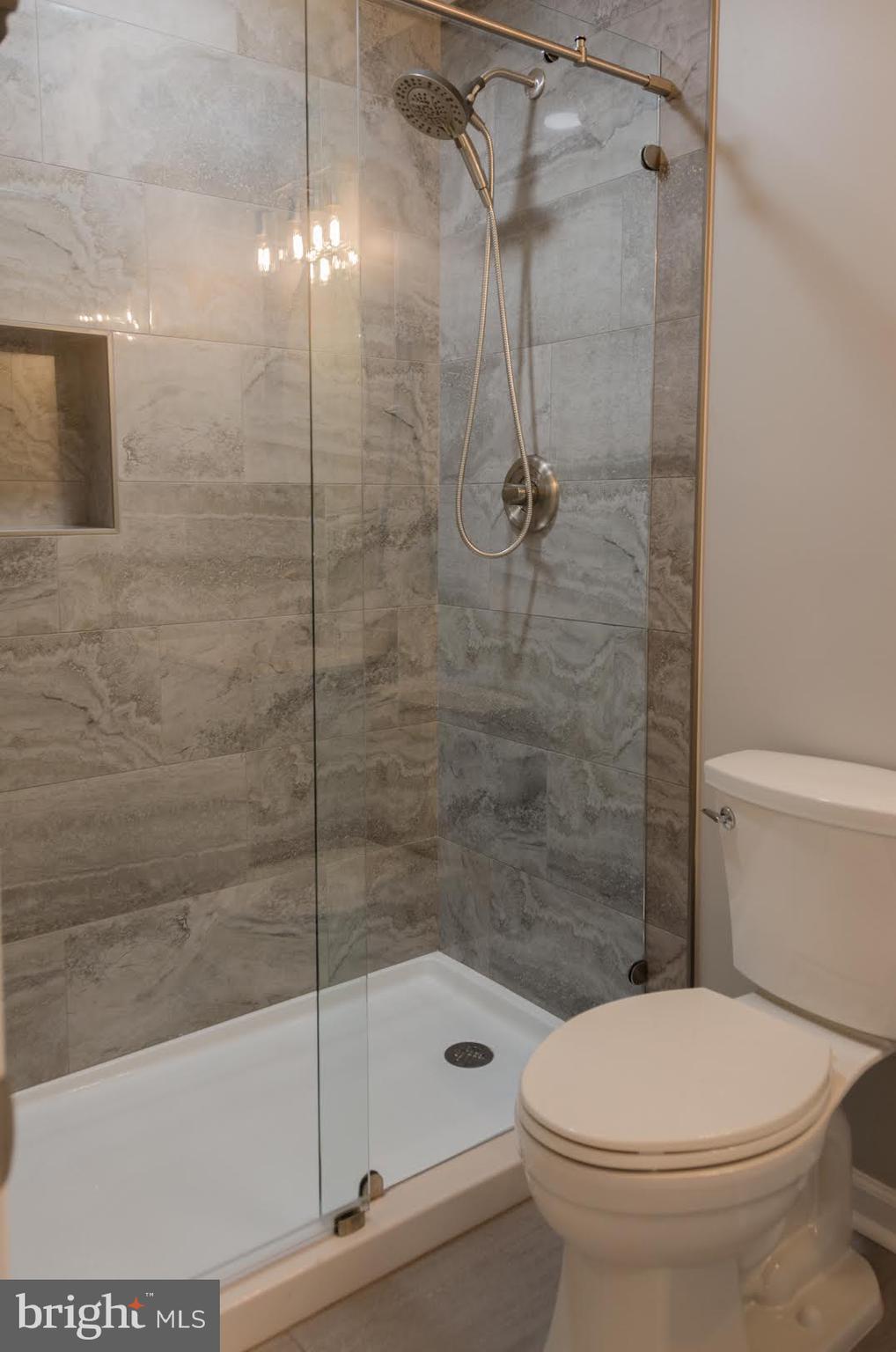 ST CHARLES SUB - SHEFFIELD - Residential Lease