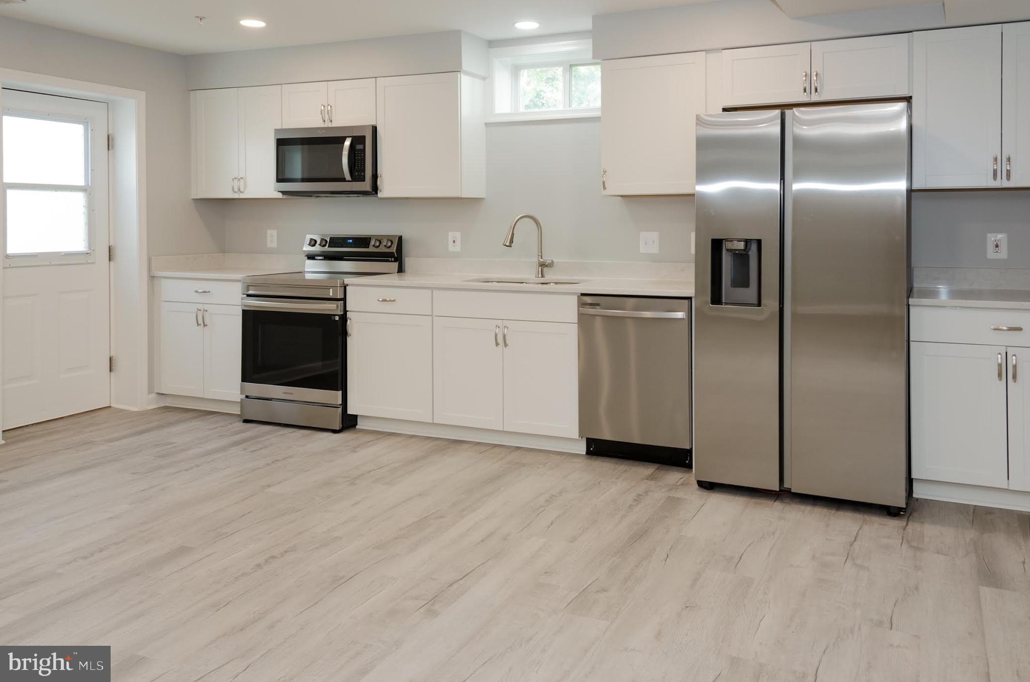 ST CHARLES SUB - SHEFFIELD - Residential Lease