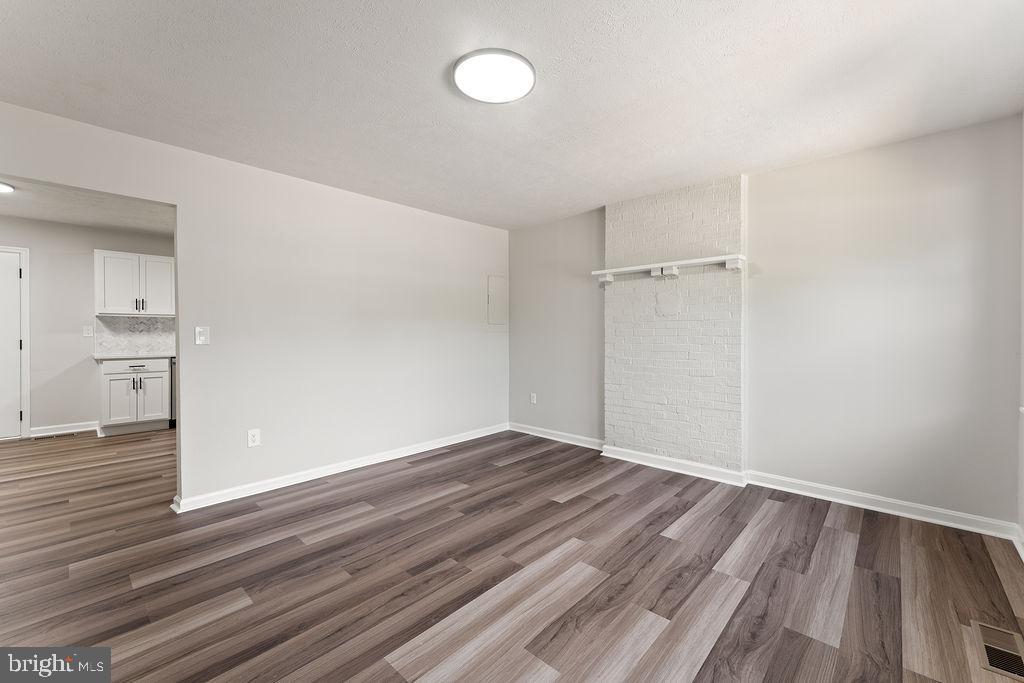 864 THIRD STREET