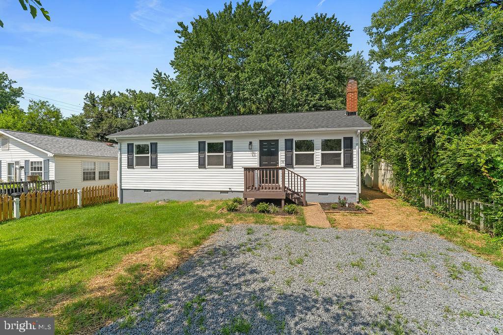 864 THIRD STREET