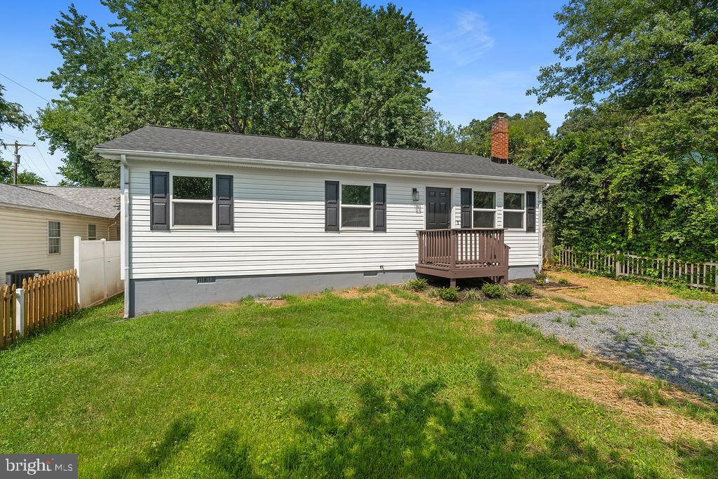 864 THIRD STREET