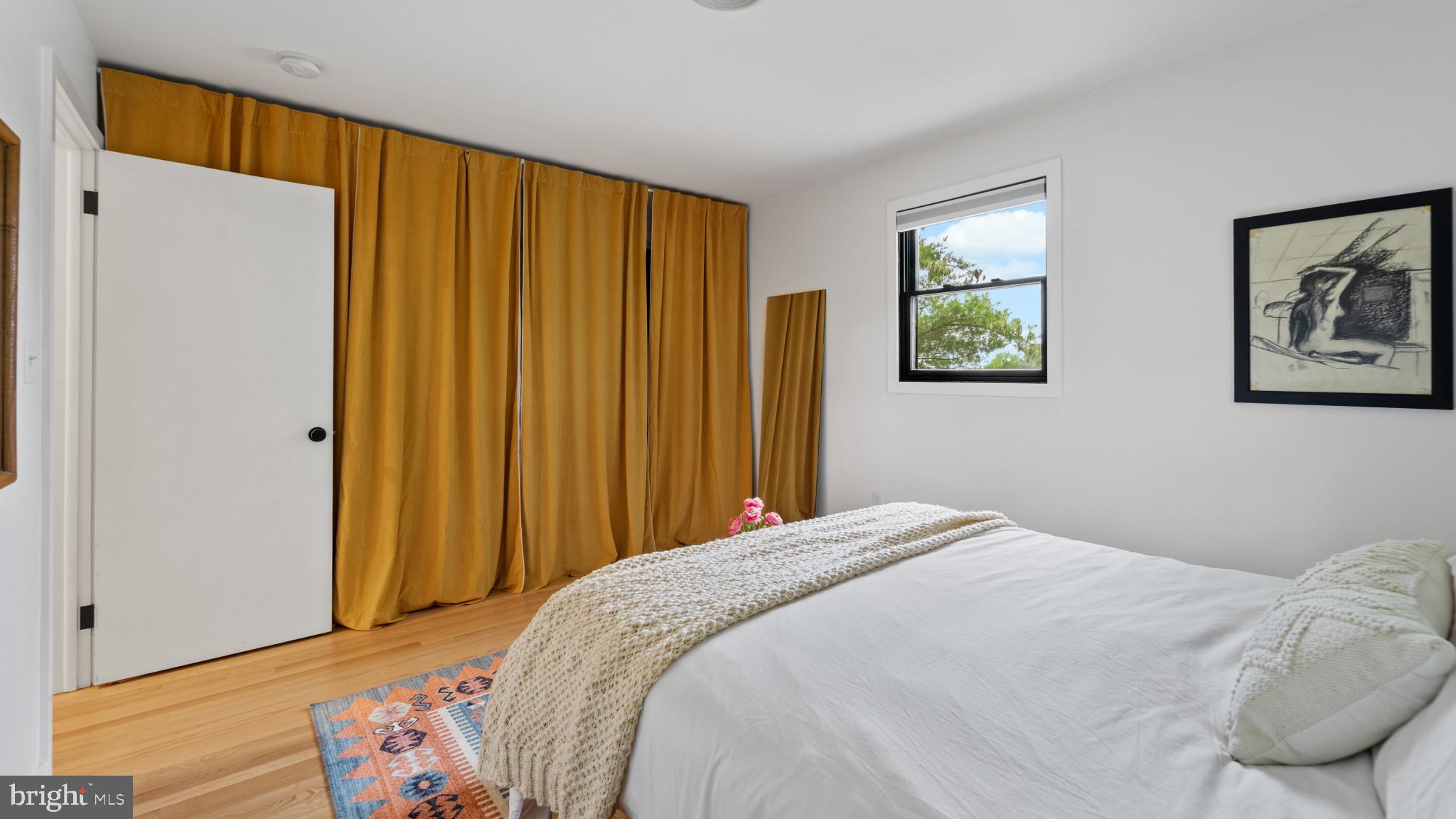 HAMPSTEAD - Residential