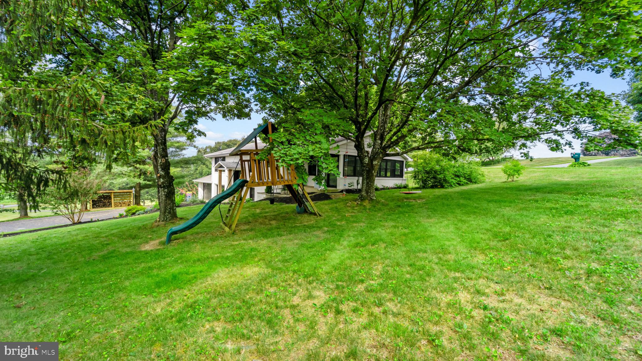 HAMPSTEAD - Residential