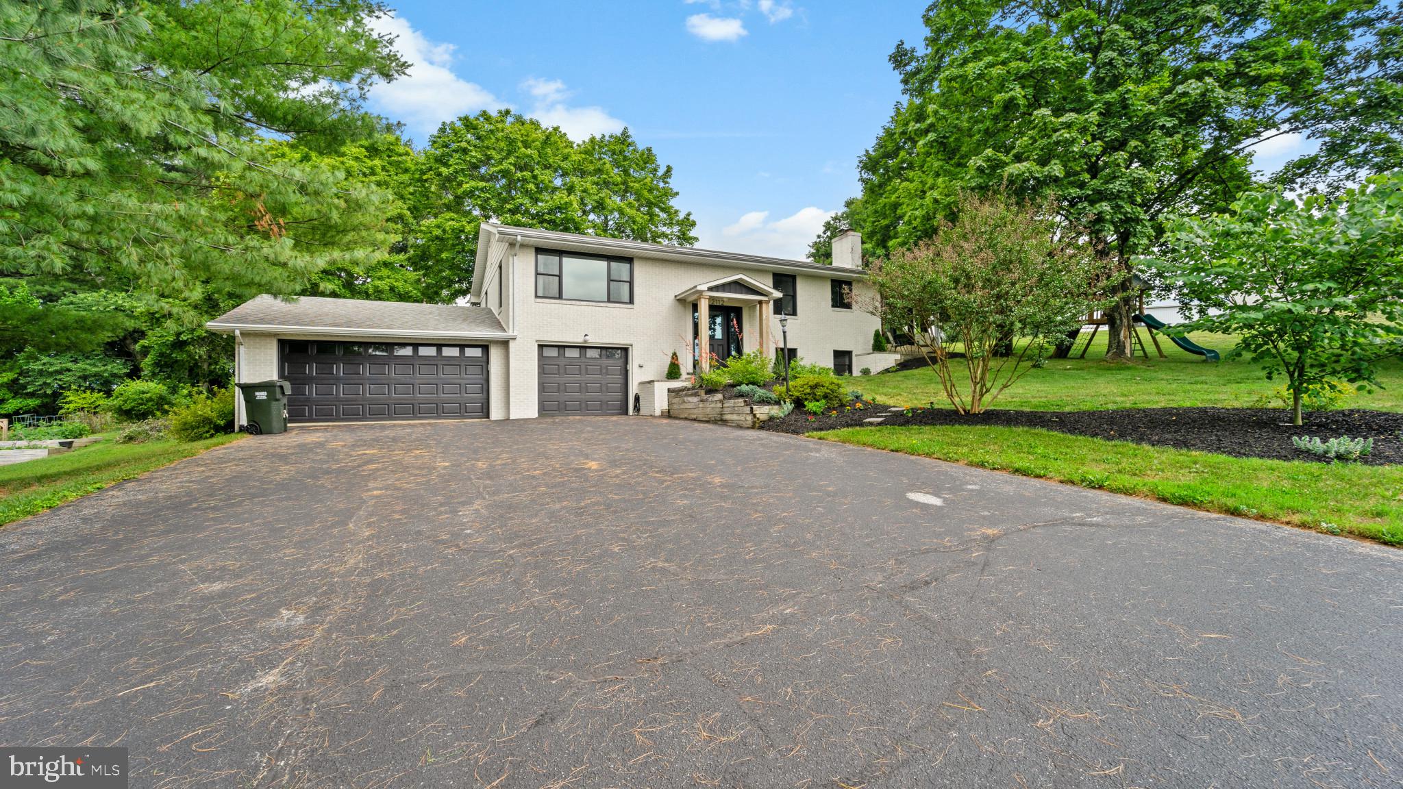 HAMPSTEAD - Residential