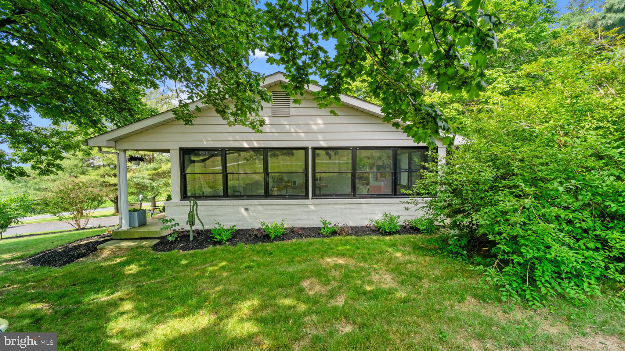 HAMPSTEAD - Residential