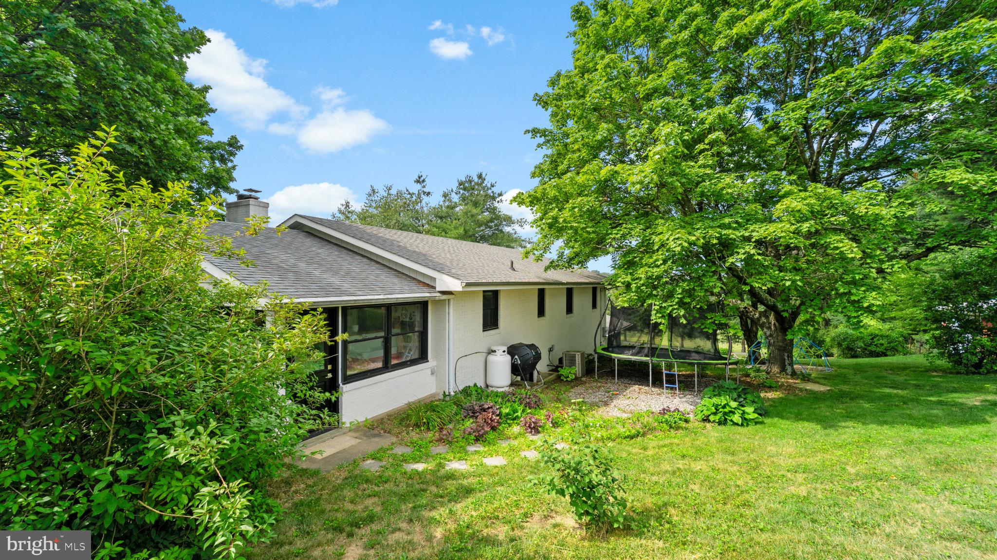 HAMPSTEAD - Residential