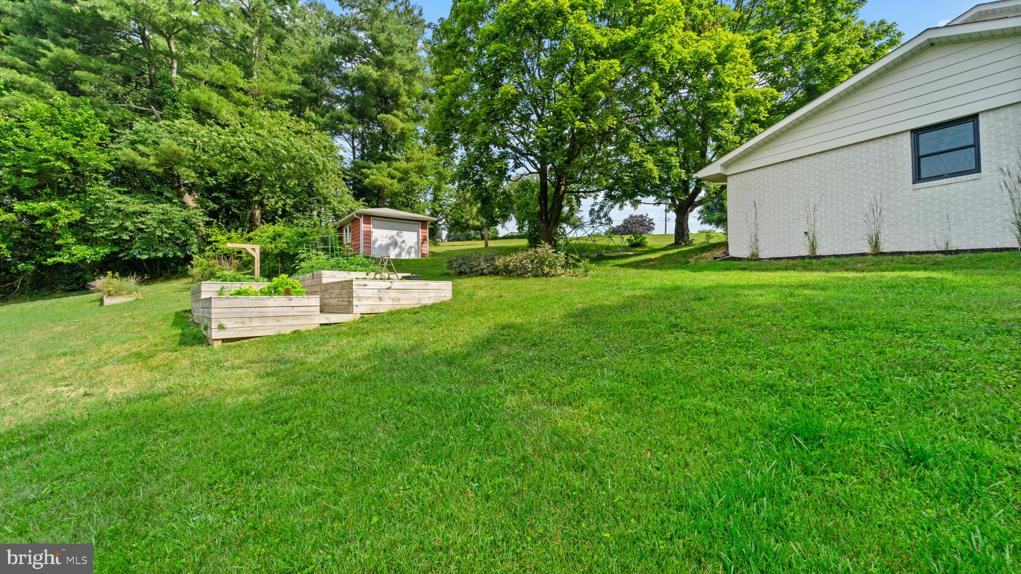 HAMPSTEAD - Residential