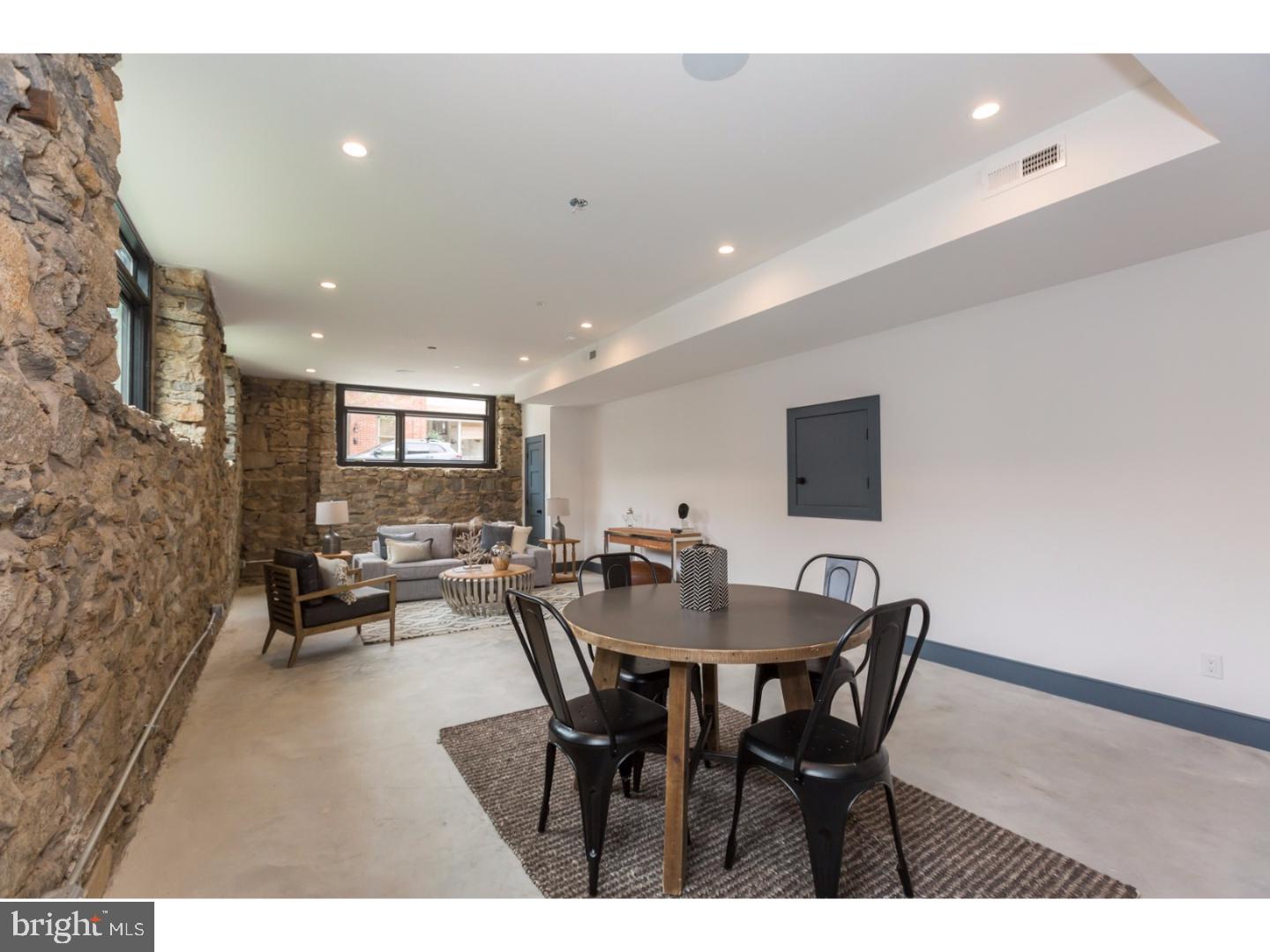 KENSINGTON - Residential