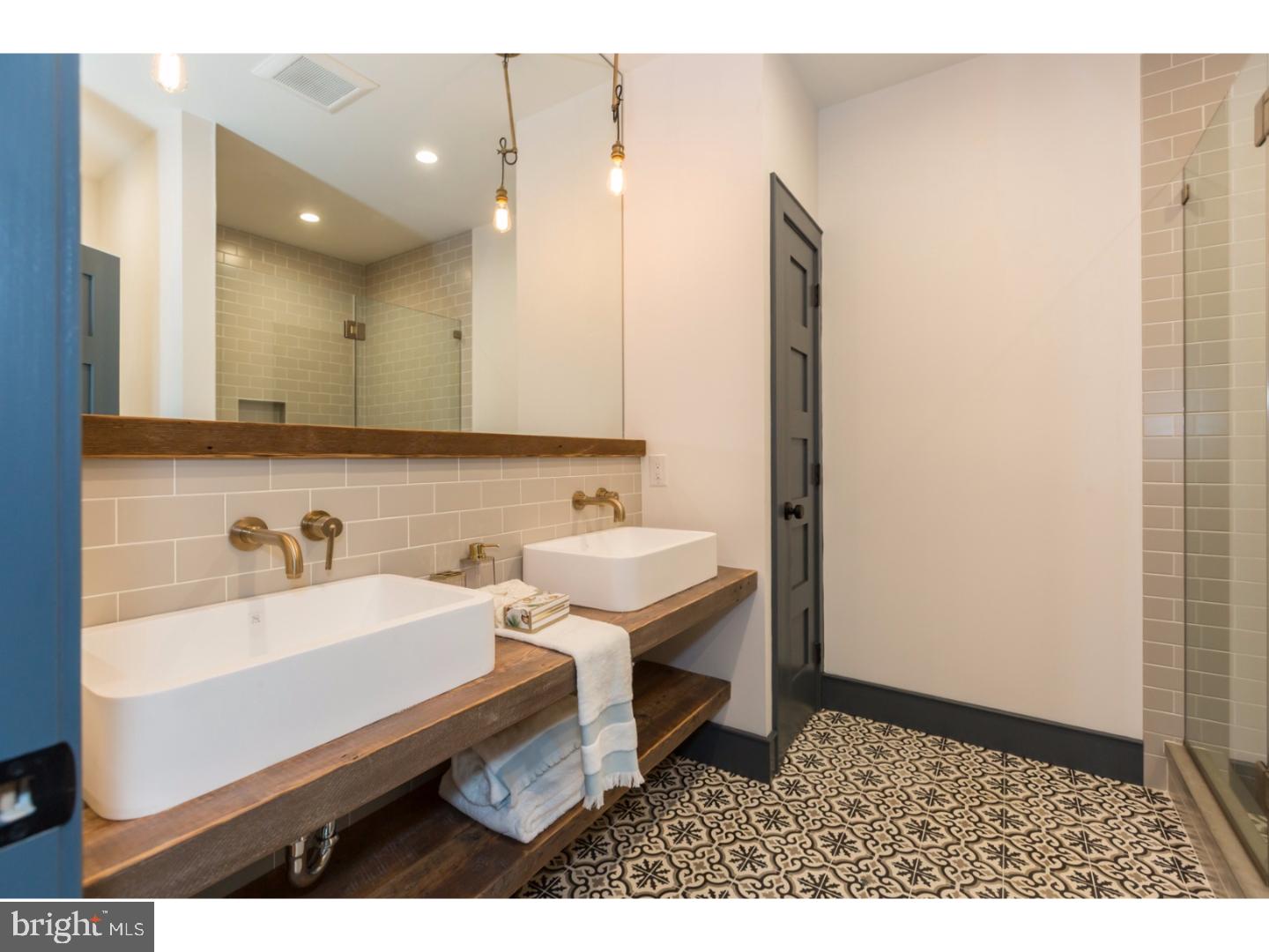KENSINGTON - Residential