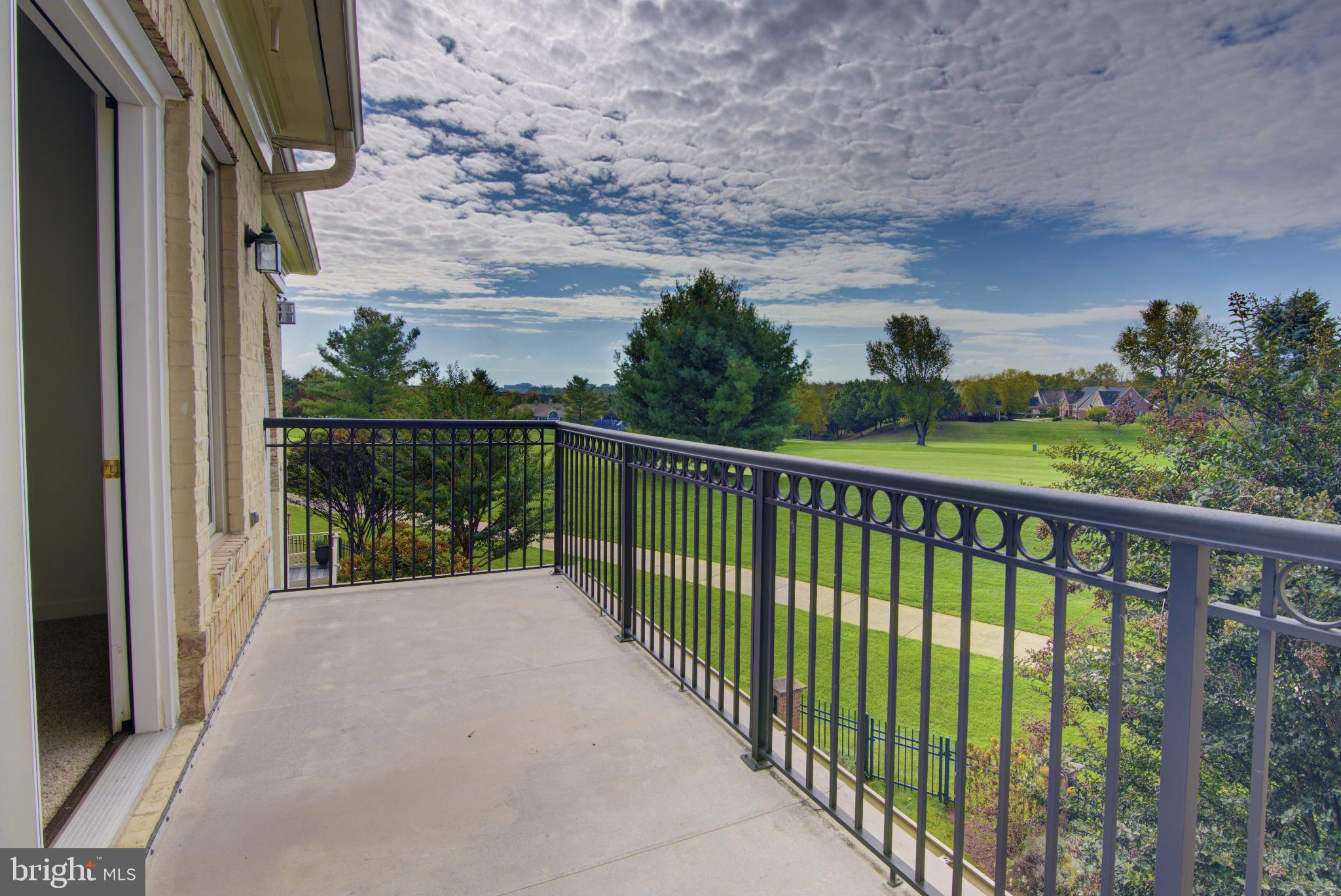 RIVER CREEK - Residential