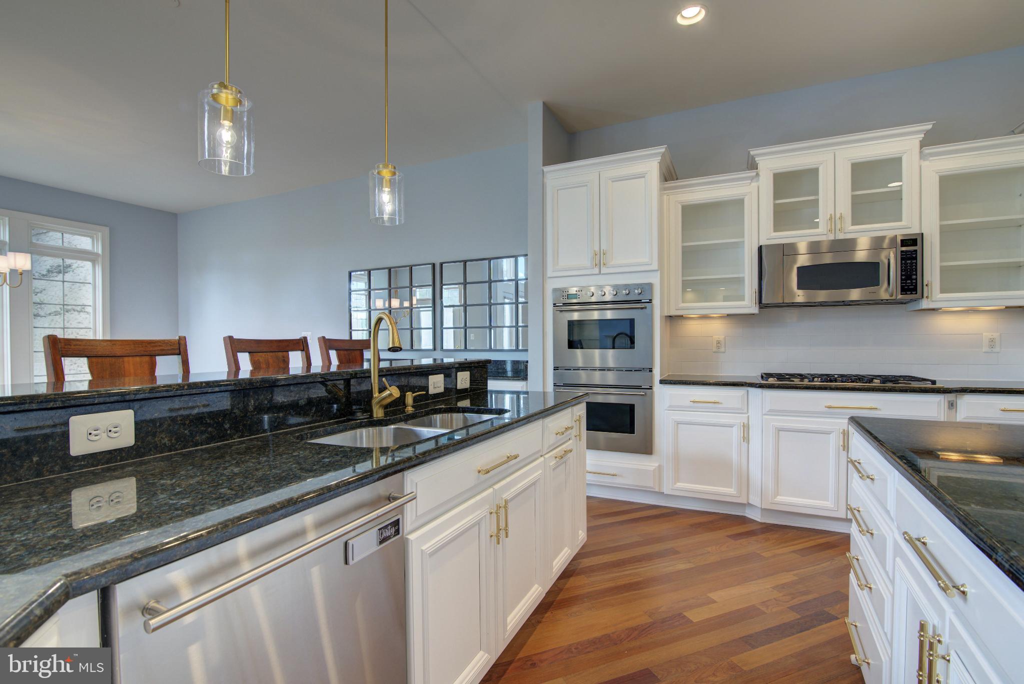 RIVER CREEK - Residential