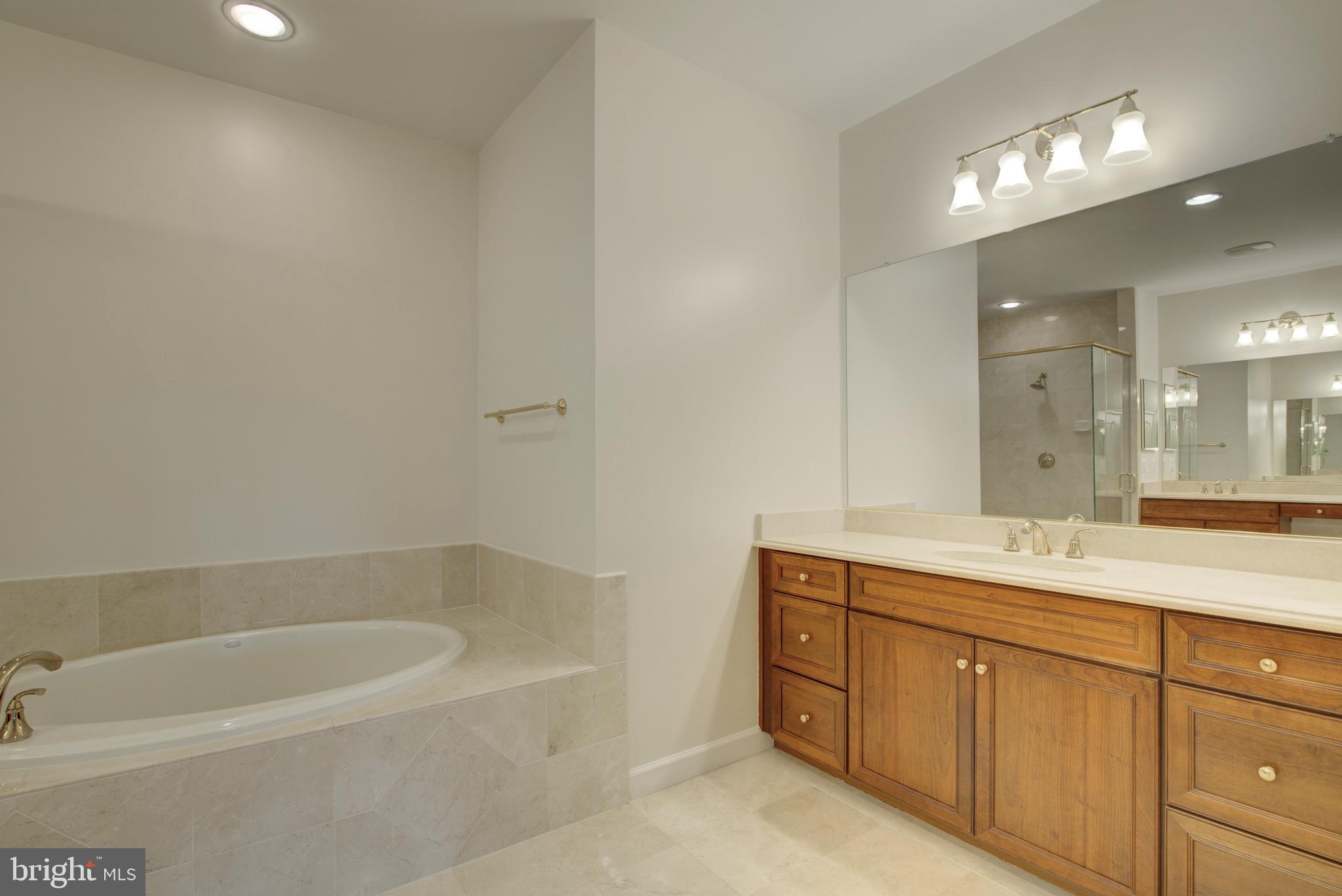 RIVER CREEK - Residential