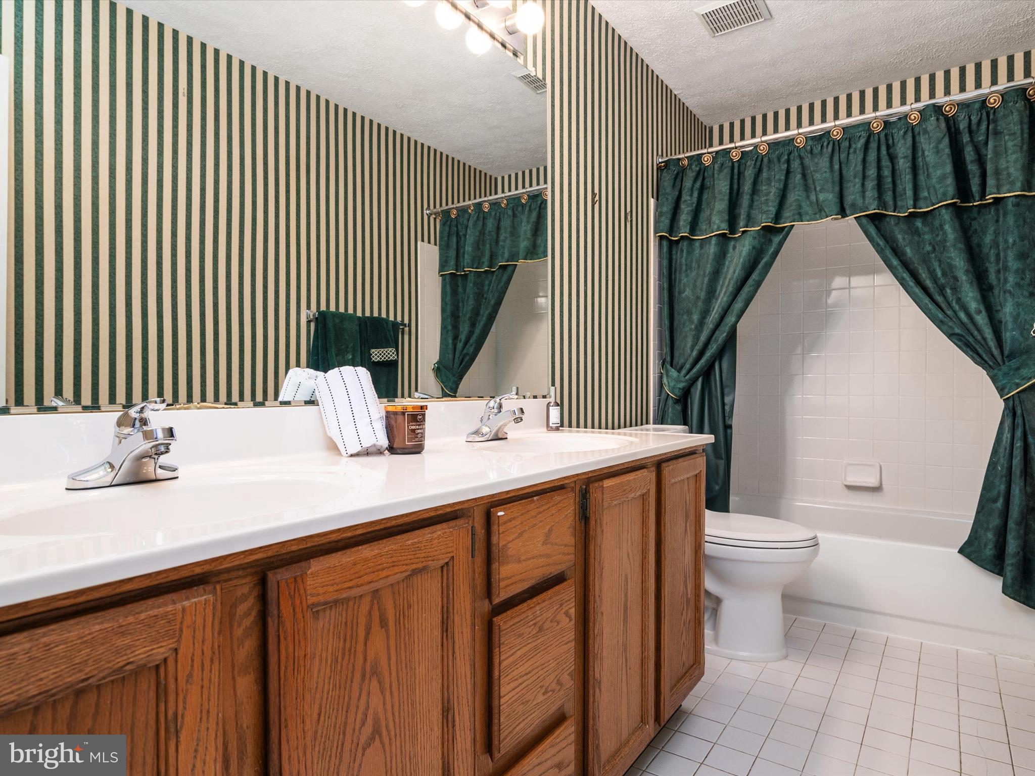 ROLLING RIDGE - Residential