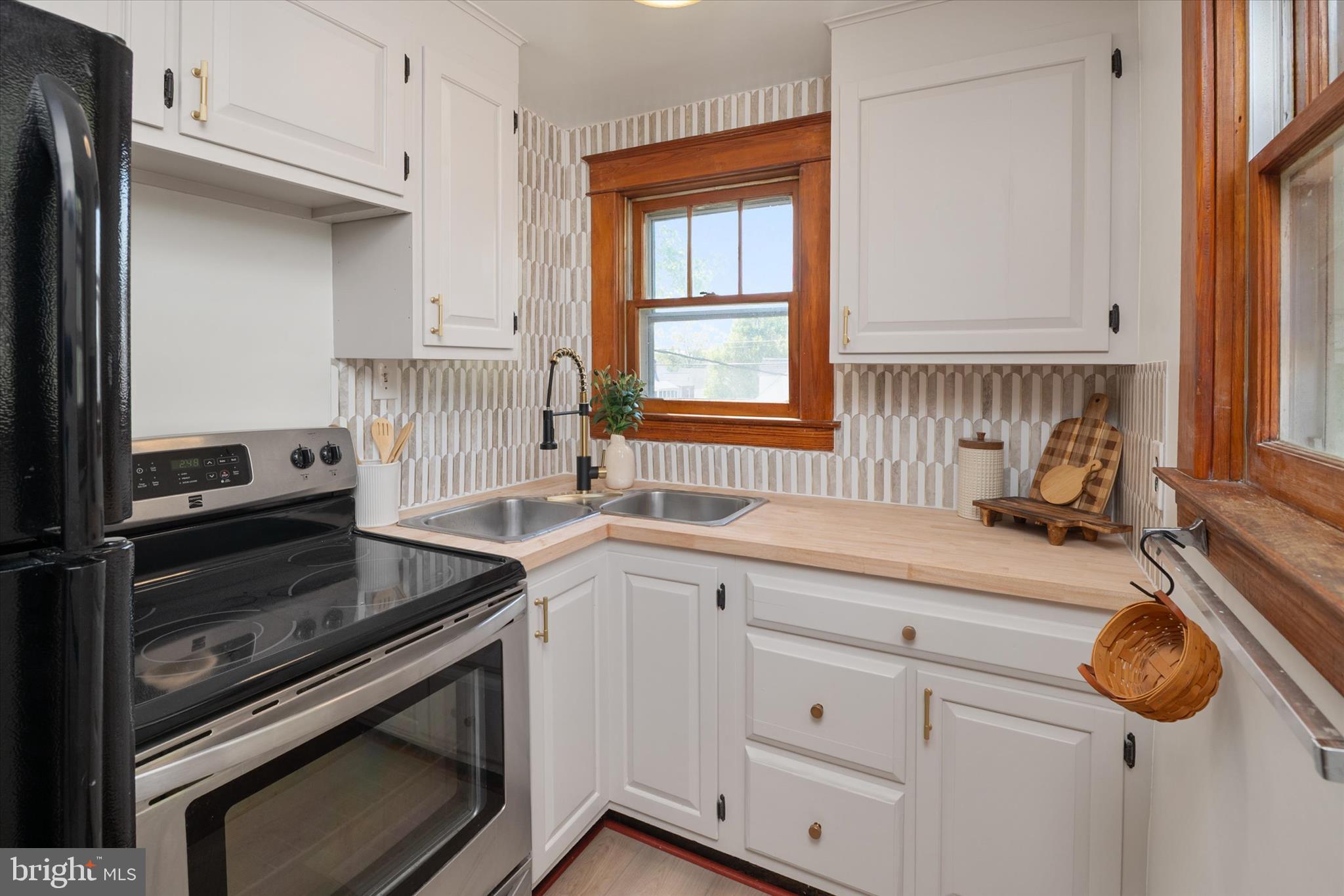 ROLAND TERRACE - Residential