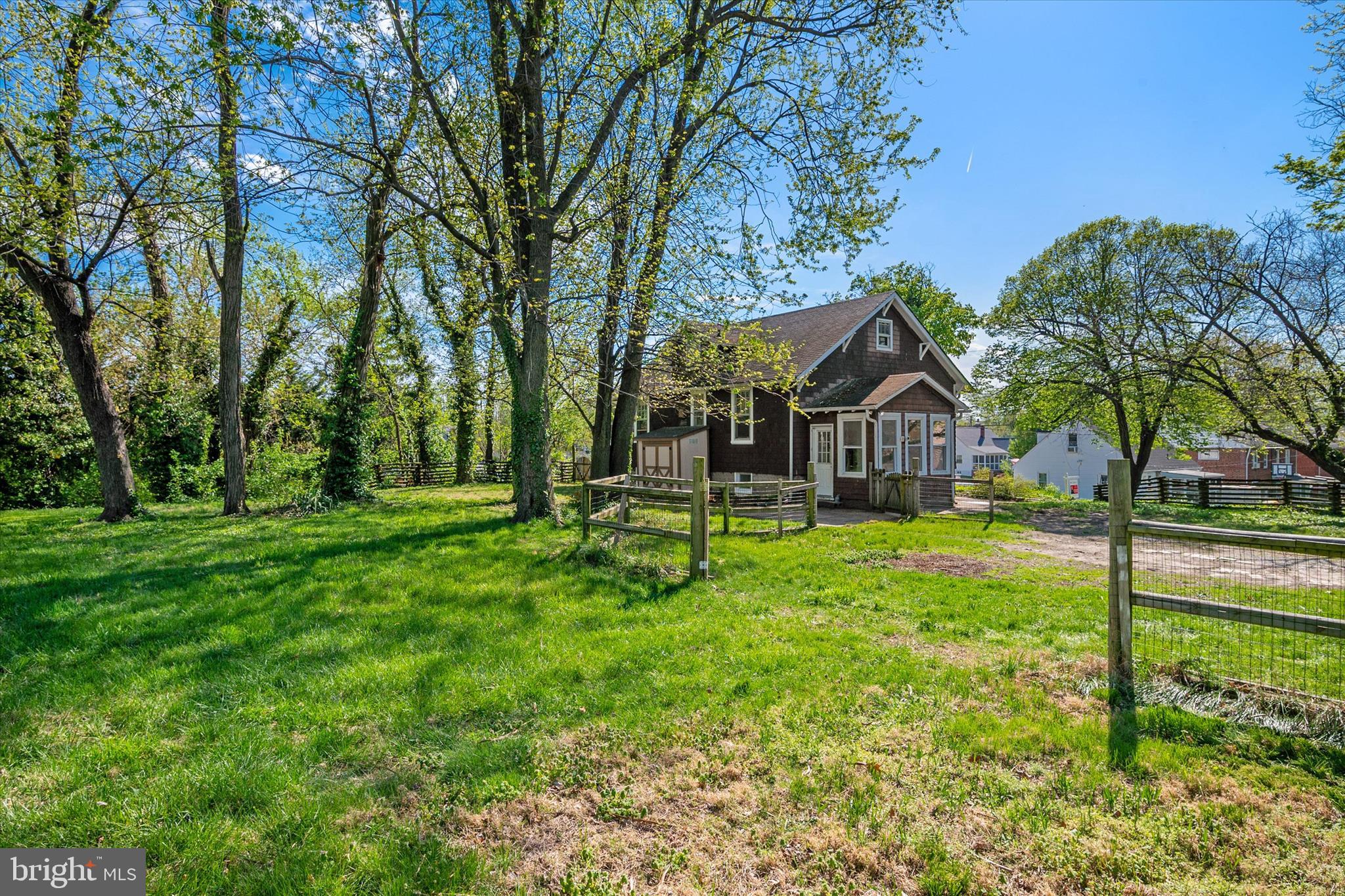 ROLAND TERRACE - Residential