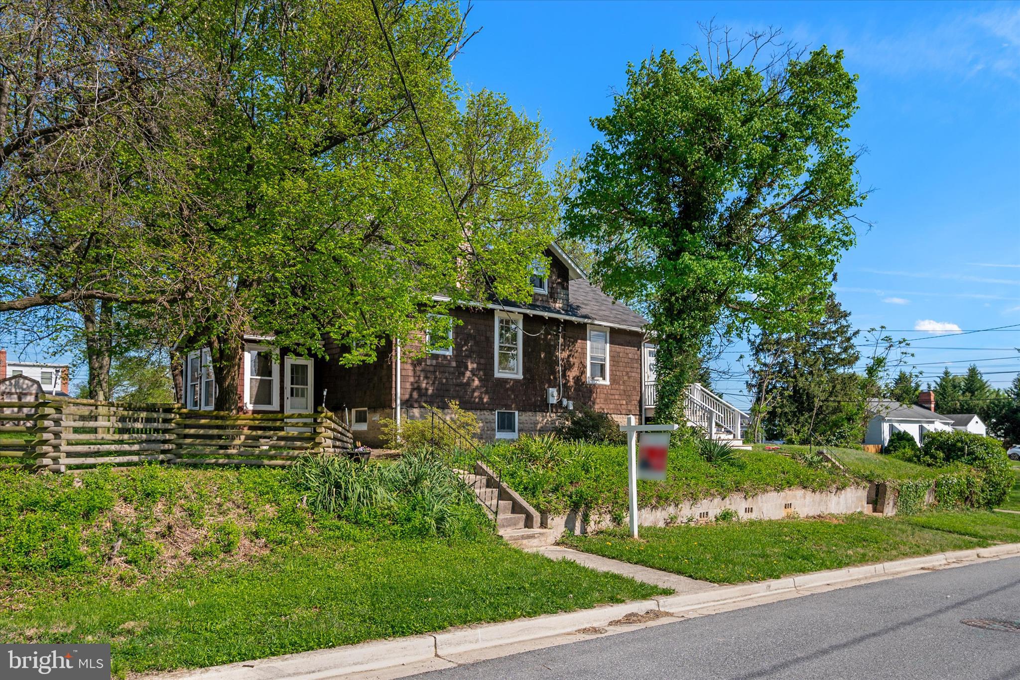 ROLAND TERRACE - Residential