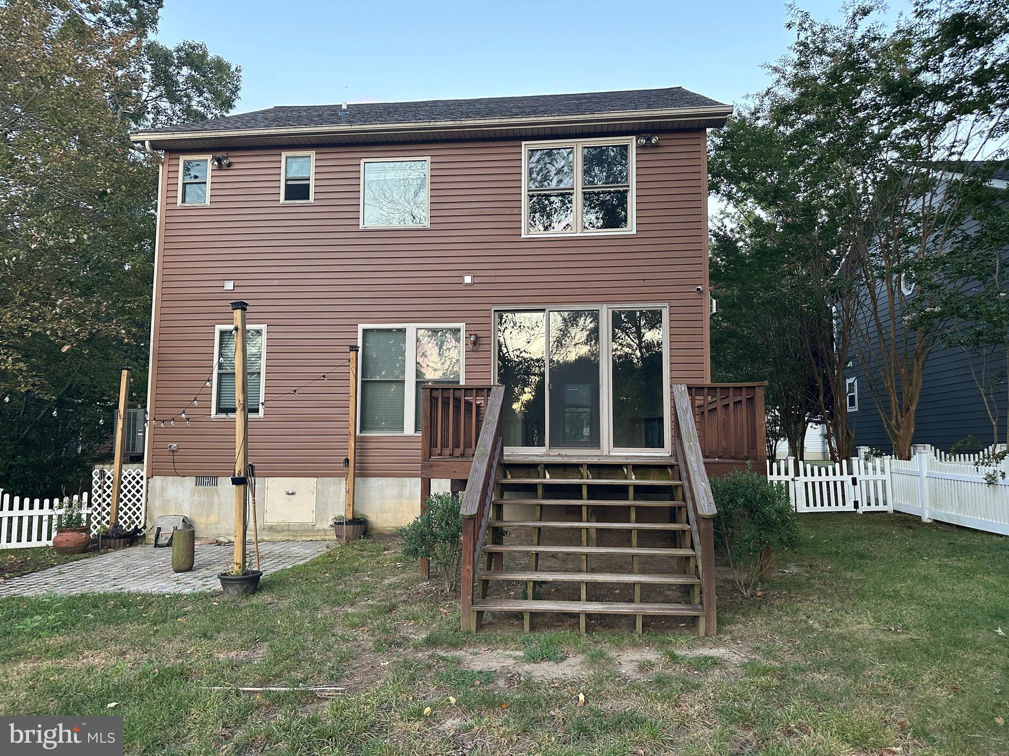 AVALON SHORES - Residential Lease