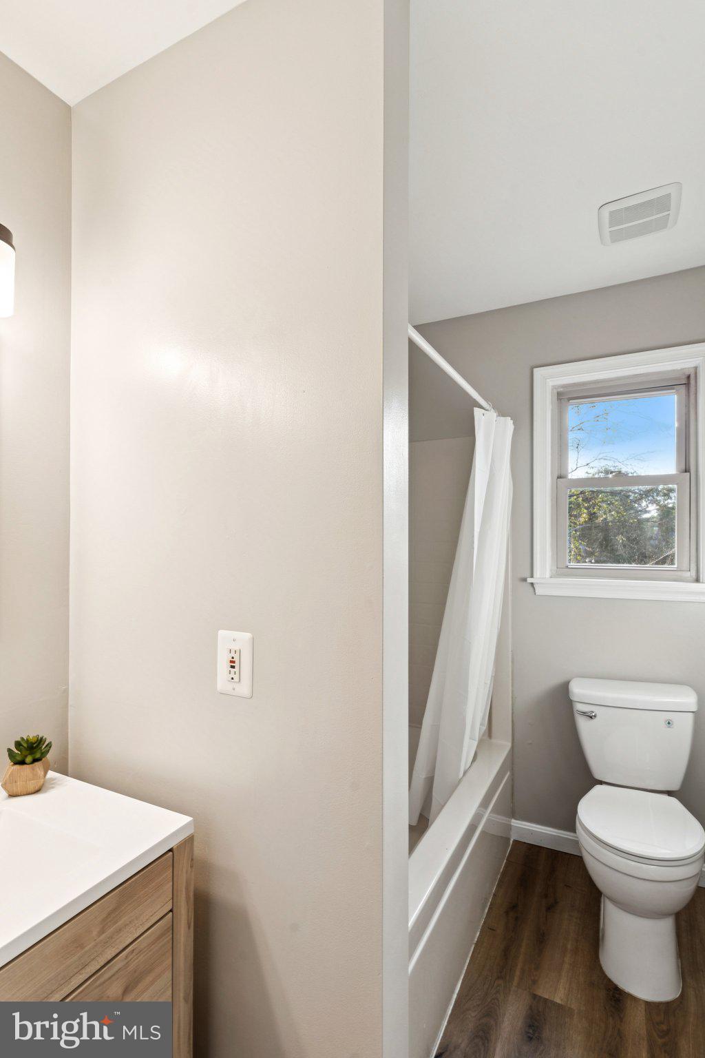 AVALON SHORES - Residential Lease