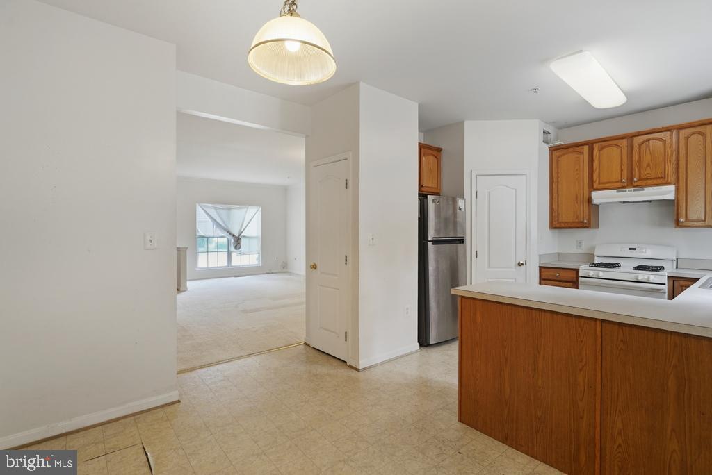 7033 CHADDS FORD DRIVE