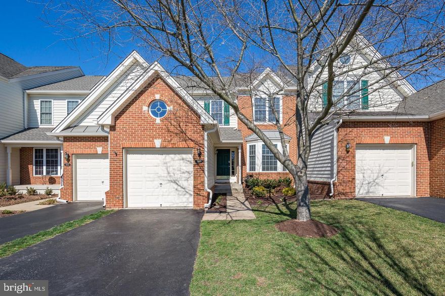 Gorgeous TH in Exclusive Dominion Valley Country Club Community.   Golf Course (17th) View.   Upgraded Chef's Kitchen with Granite Ctr Tops, Stainless Appliances.   Renovated Master Bath.   Fully Finished Basement with Full Bath.     Thank you.