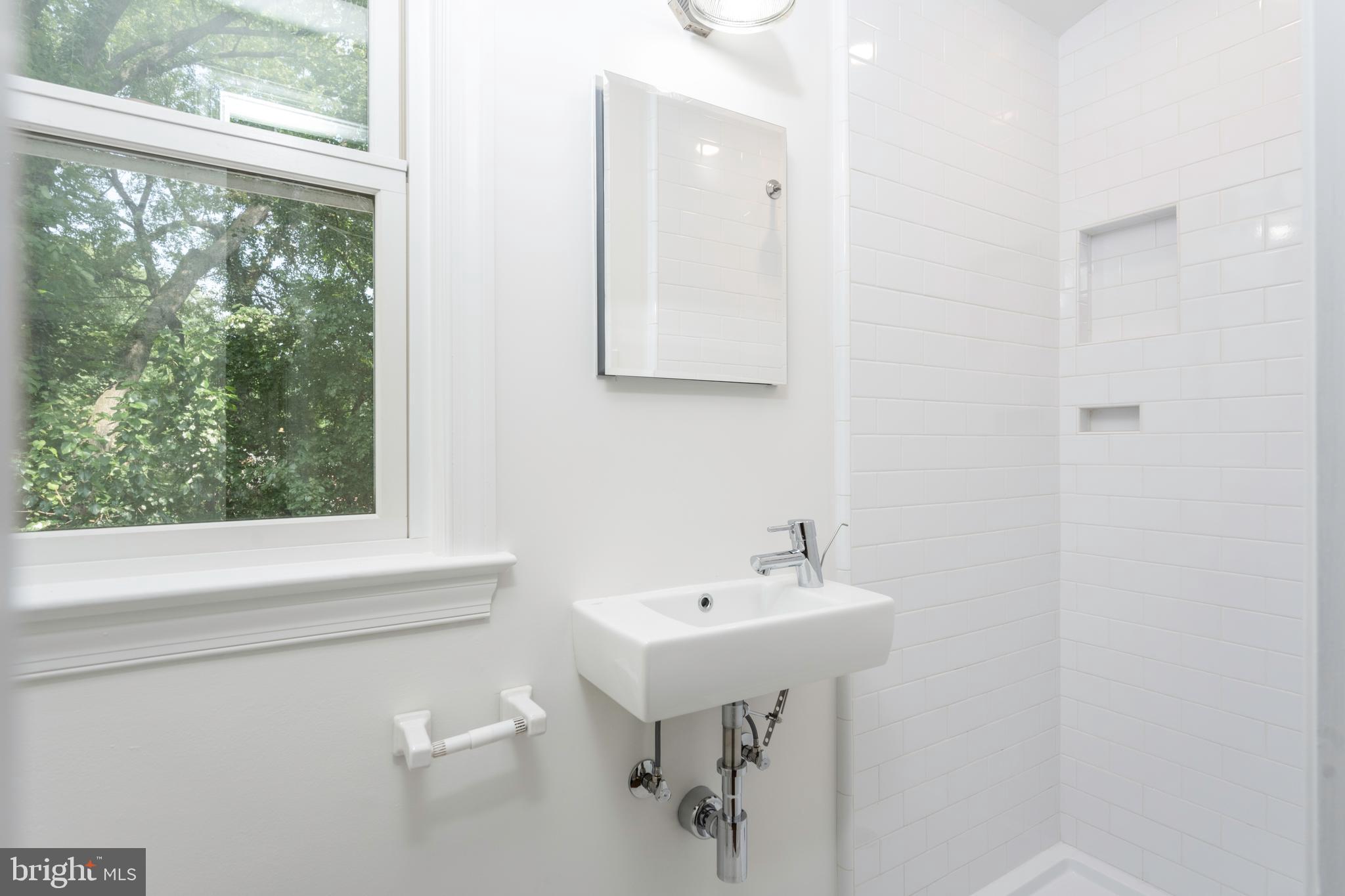 WOODSIDE FOREST - Residential Lease