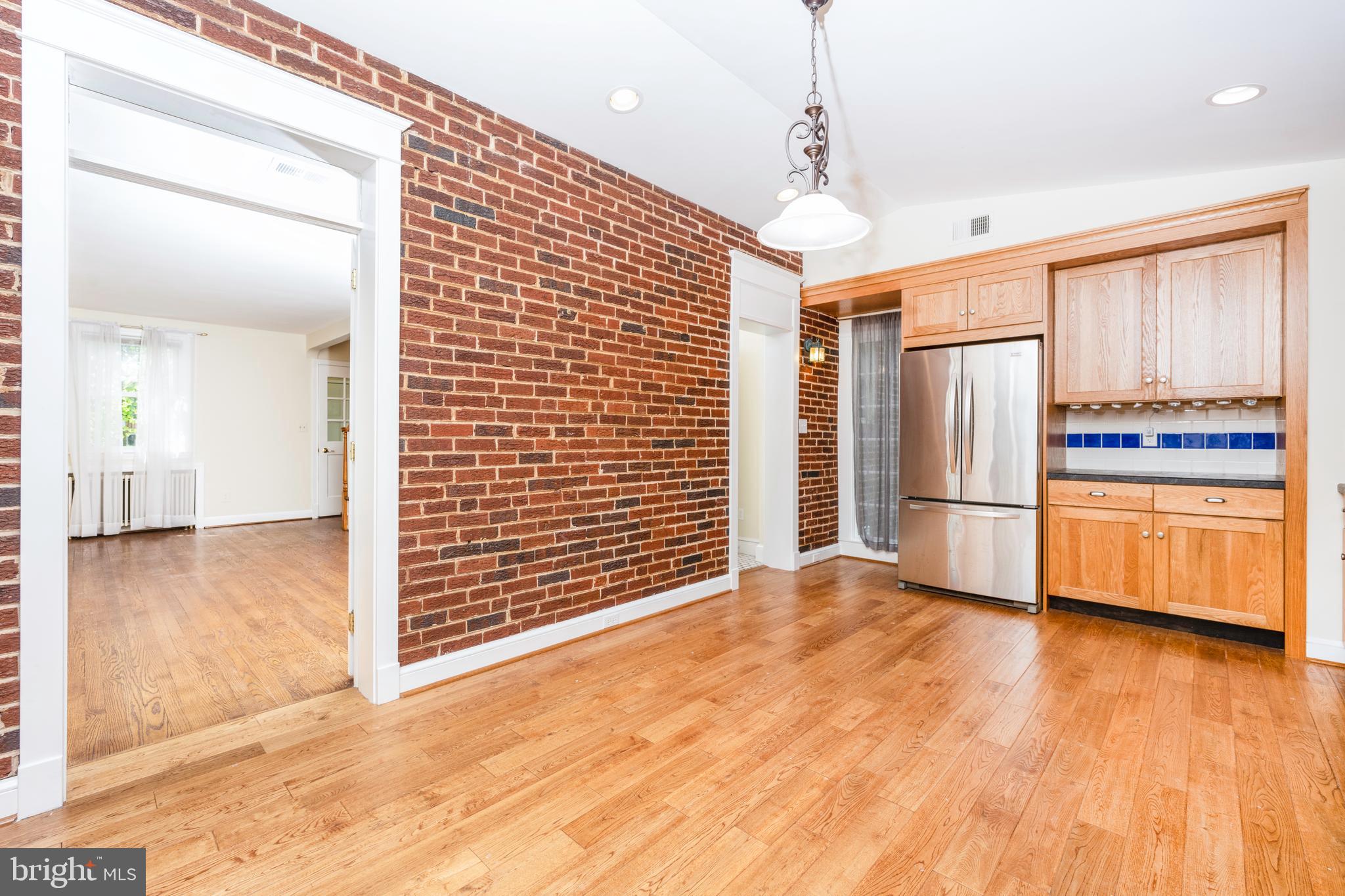 WOODSIDE FOREST - Residential Lease