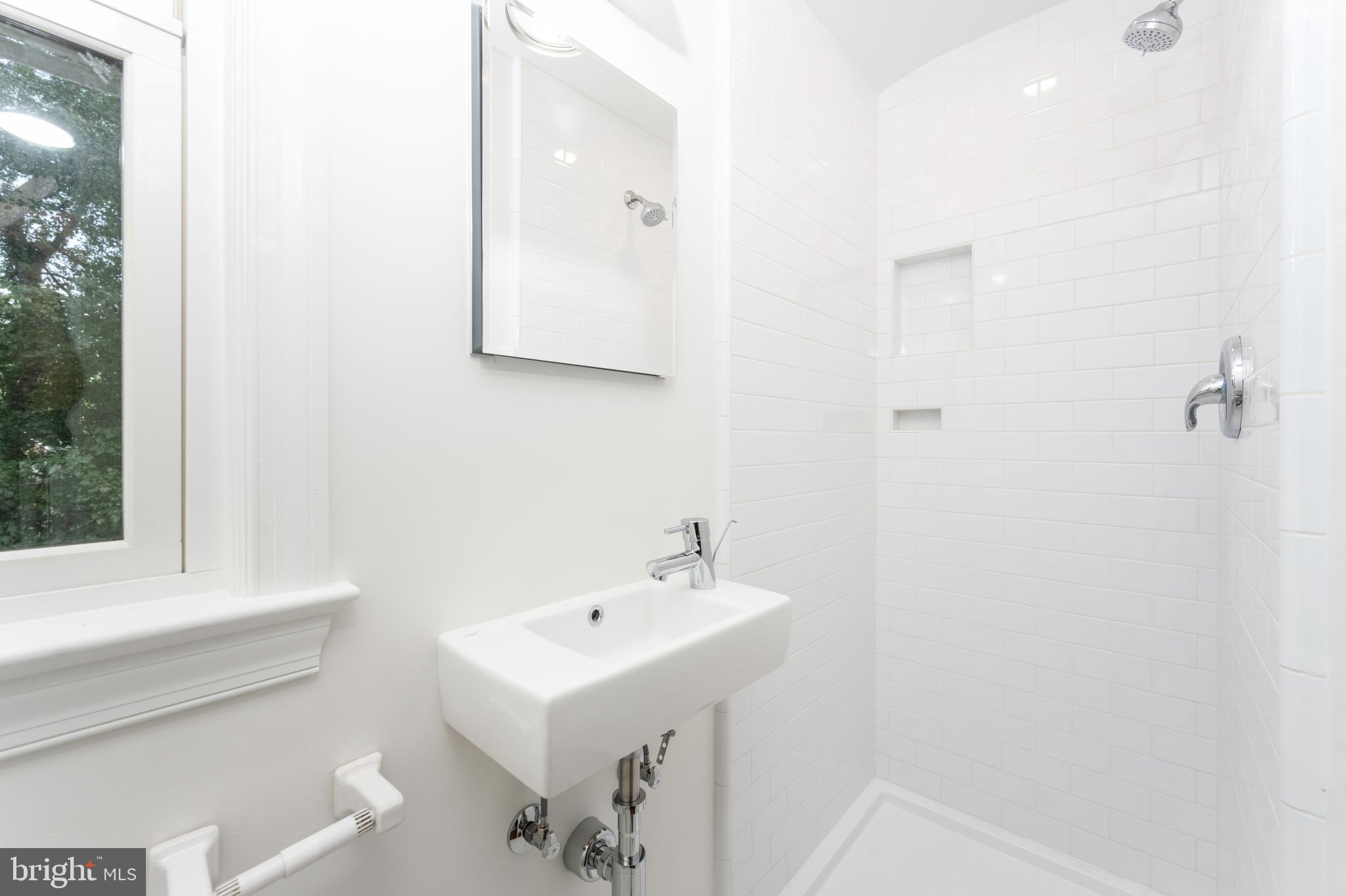 WOODSIDE FOREST - Residential Lease