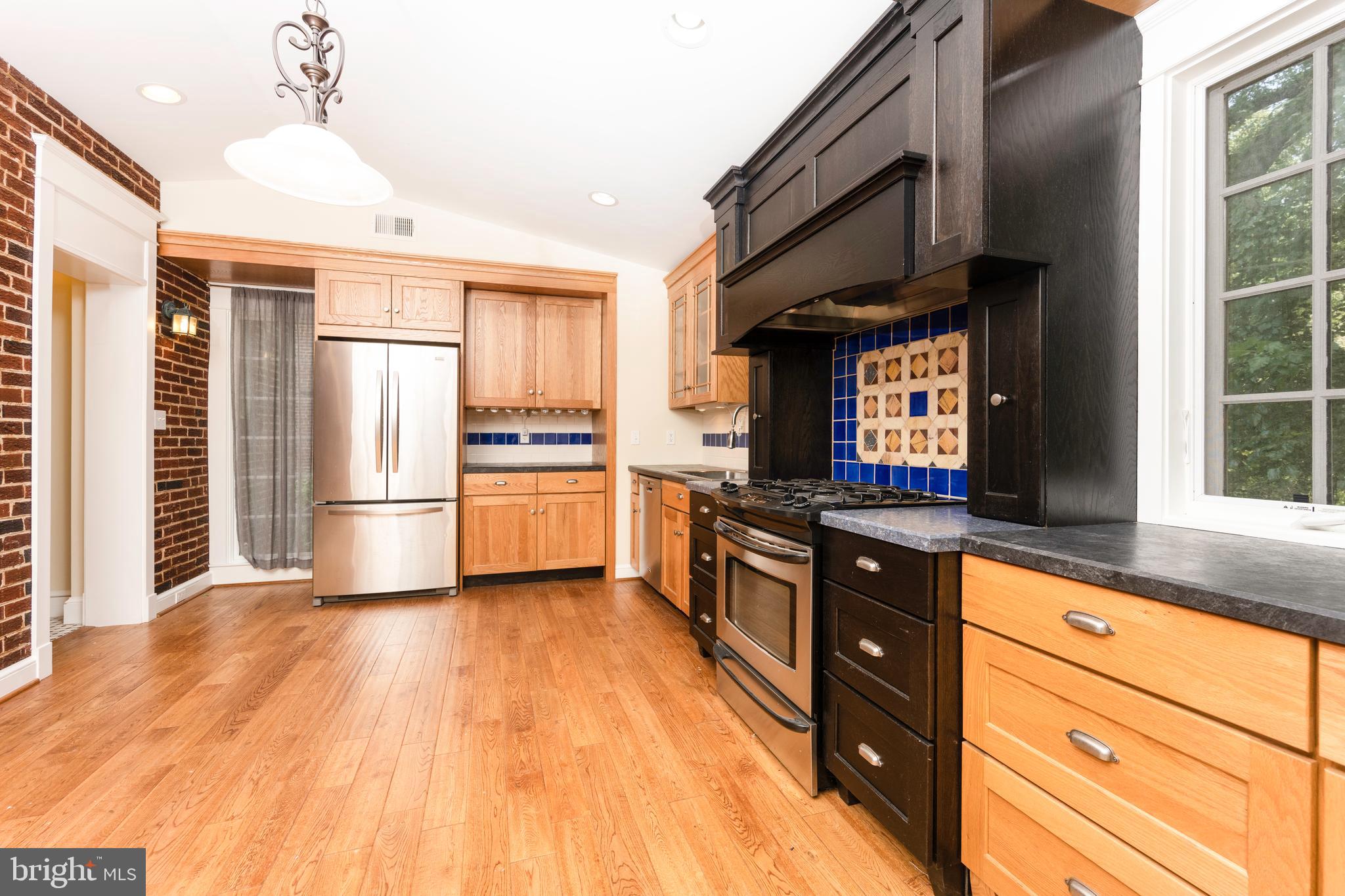 WOODSIDE FOREST - Residential Lease