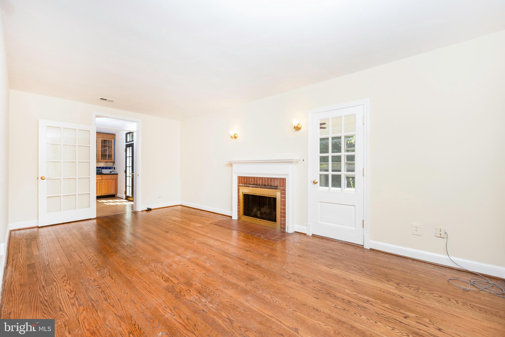 WOODSIDE FOREST - Residential Lease