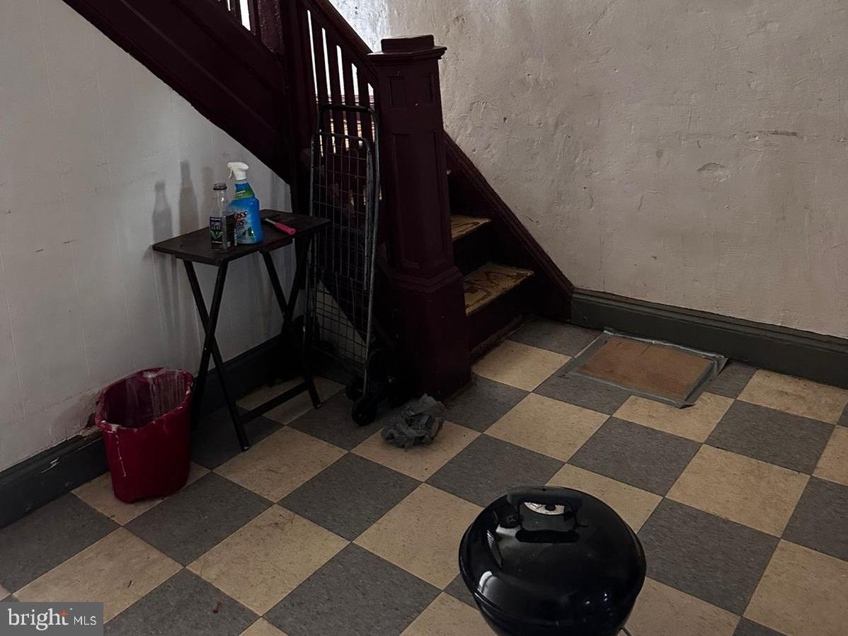 MILL HILL - Residential