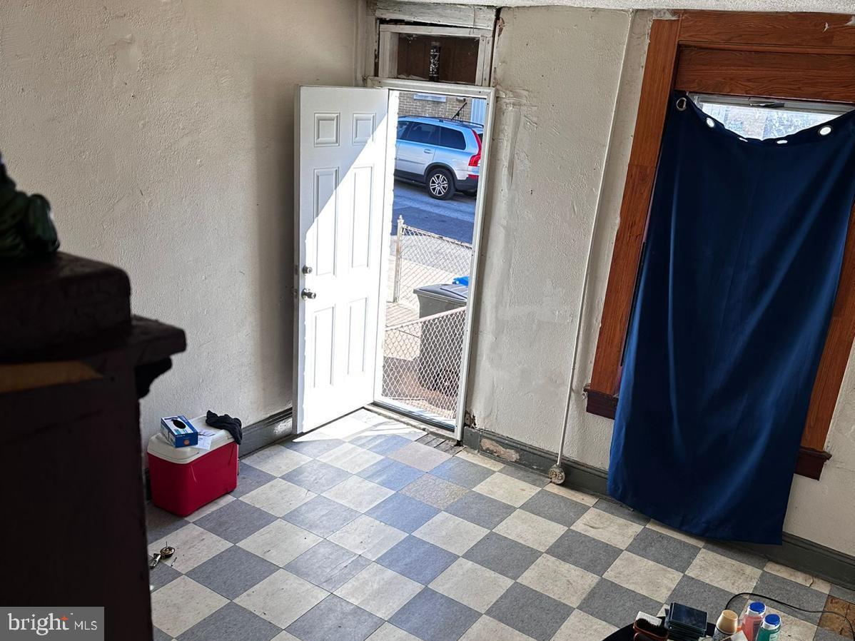 MILL HILL - Residential