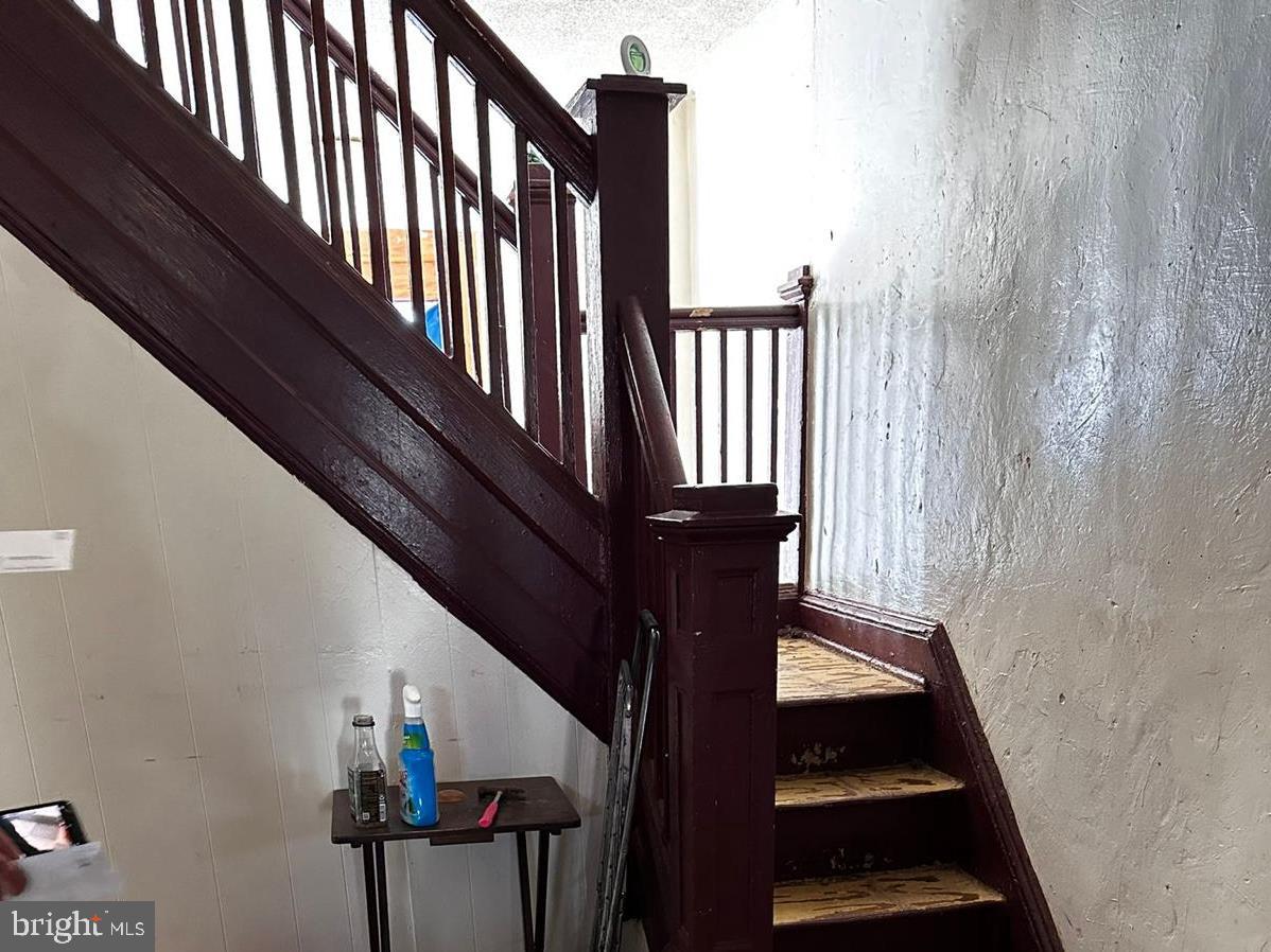 MILL HILL - Residential