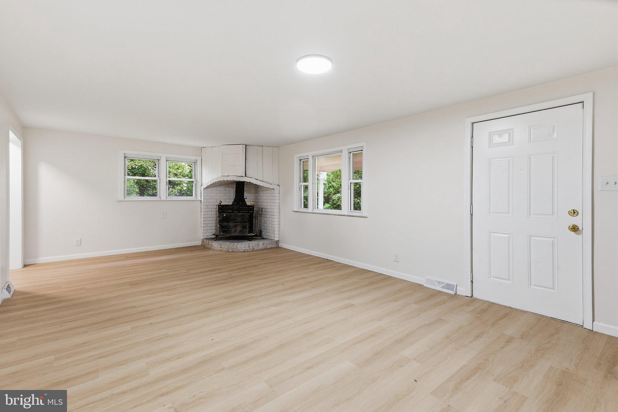 10 E DARTMOUTH ROAD