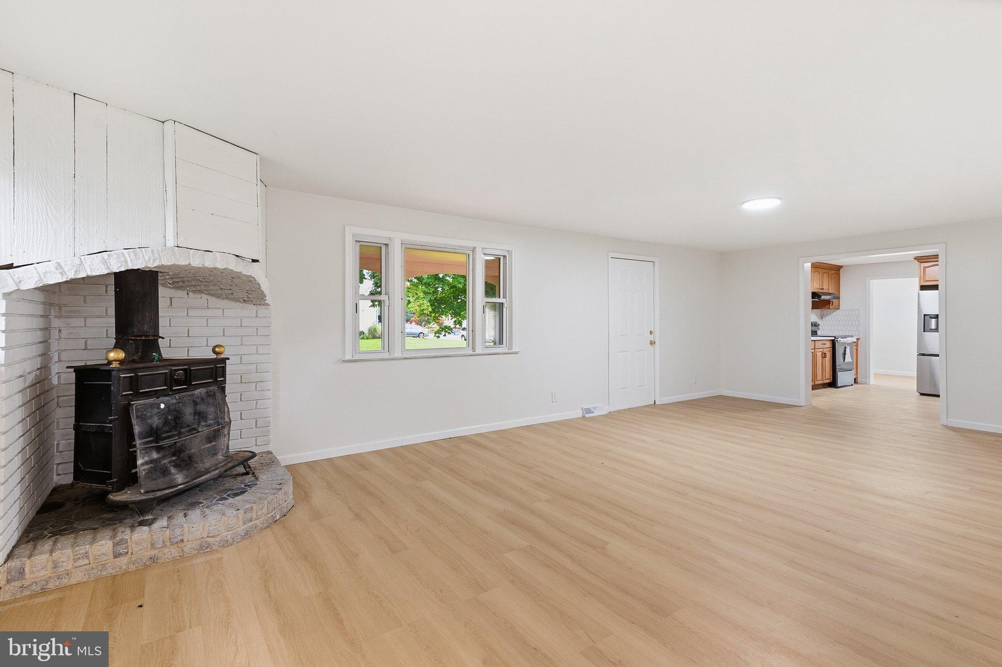 10 E DARTMOUTH ROAD