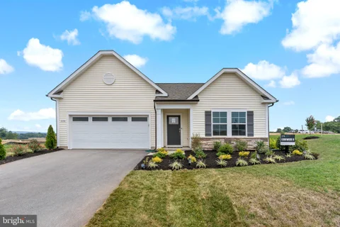 TBB Fontana Circle Unit EDGEWOOD II, Martinsburg, WV 25403 - #: WVBE2046782