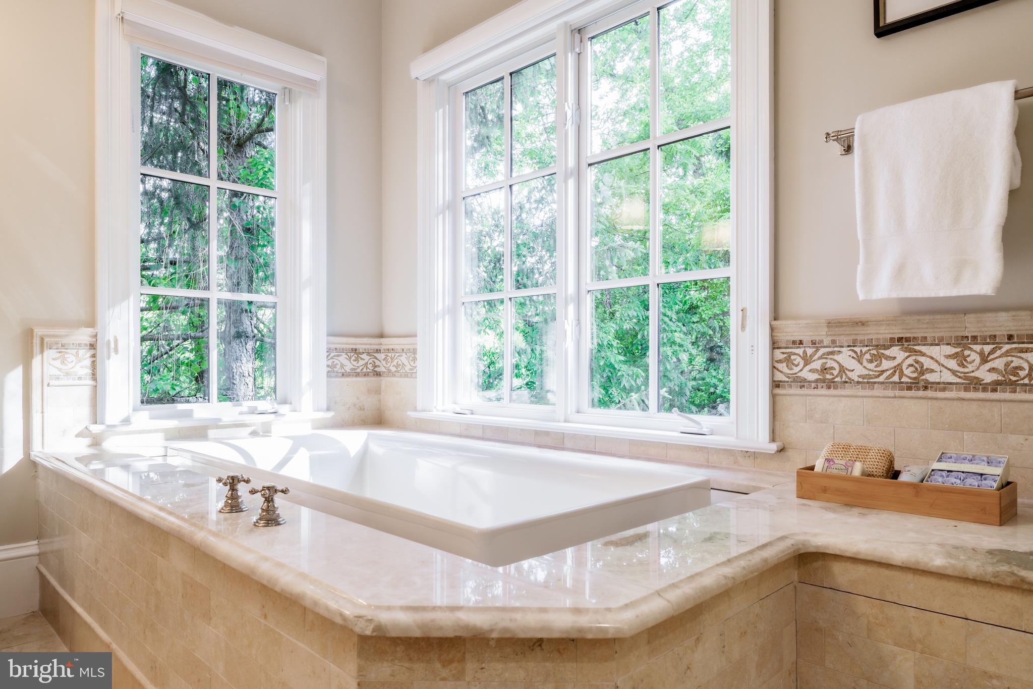 BRADLEY HILLS GROVE - Residential