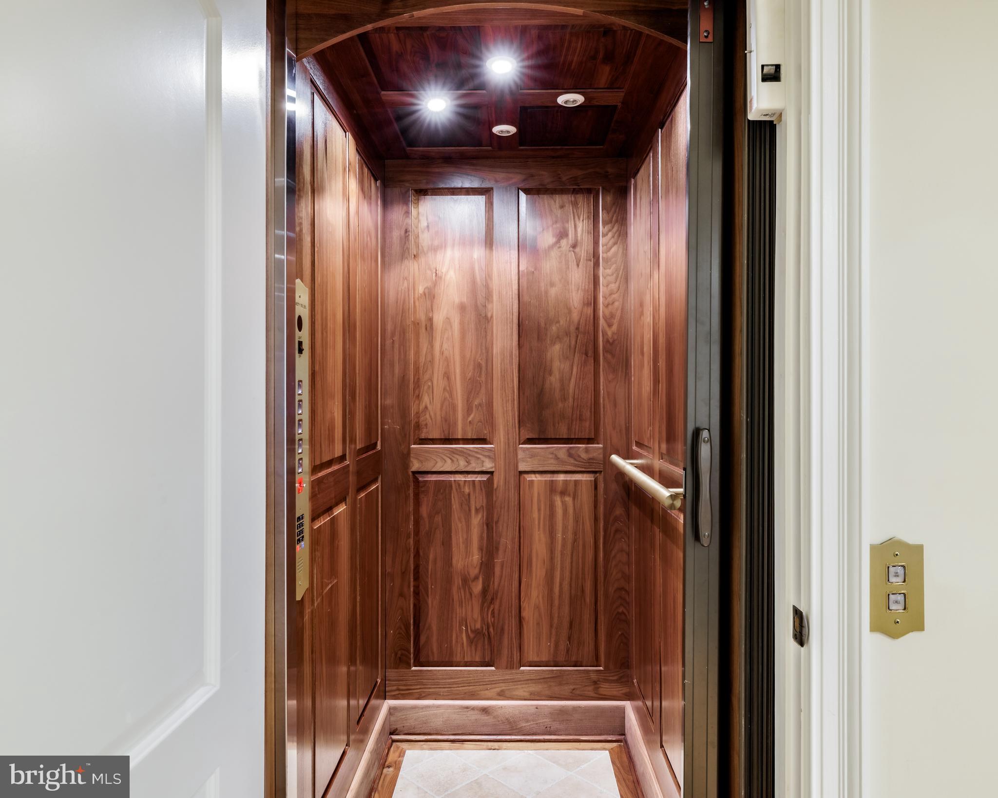 BRADLEY HILLS GROVE - Residential