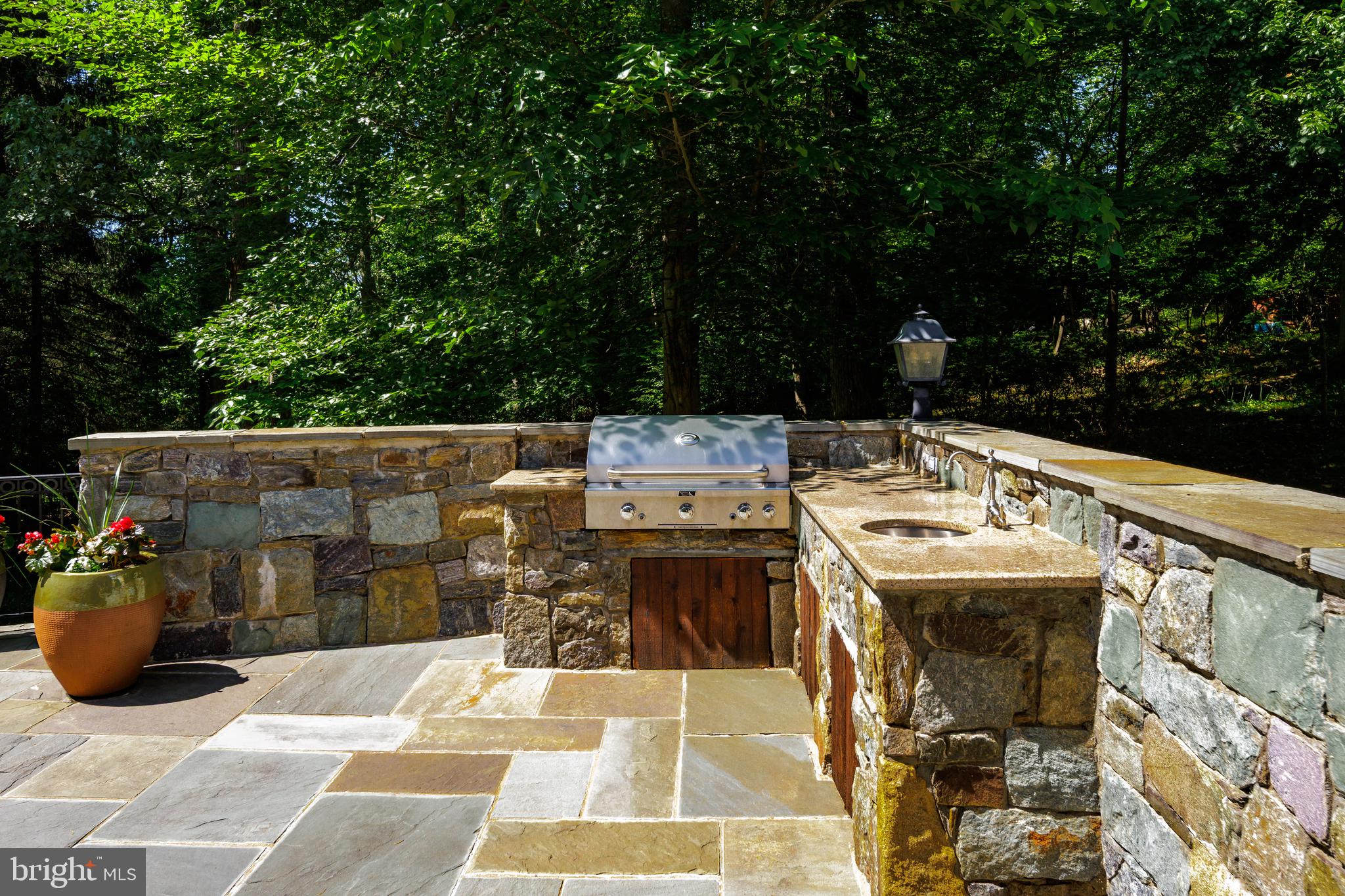 BRADLEY HILLS GROVE - Residential