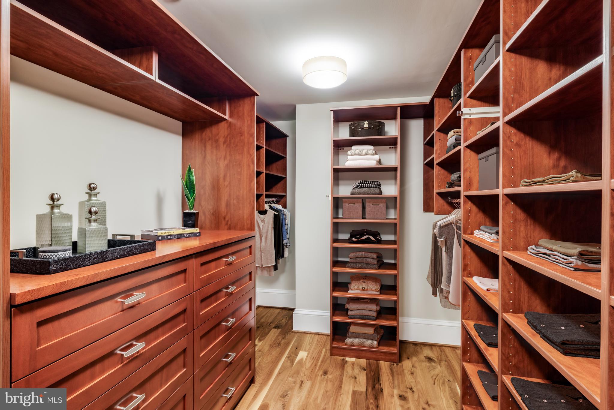 BRADLEY HILLS GROVE - Residential